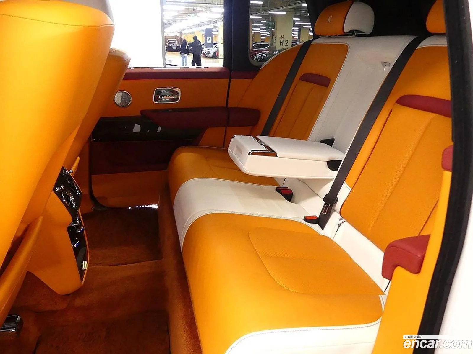 Rolls-Royce Cullinan 2021 — 13