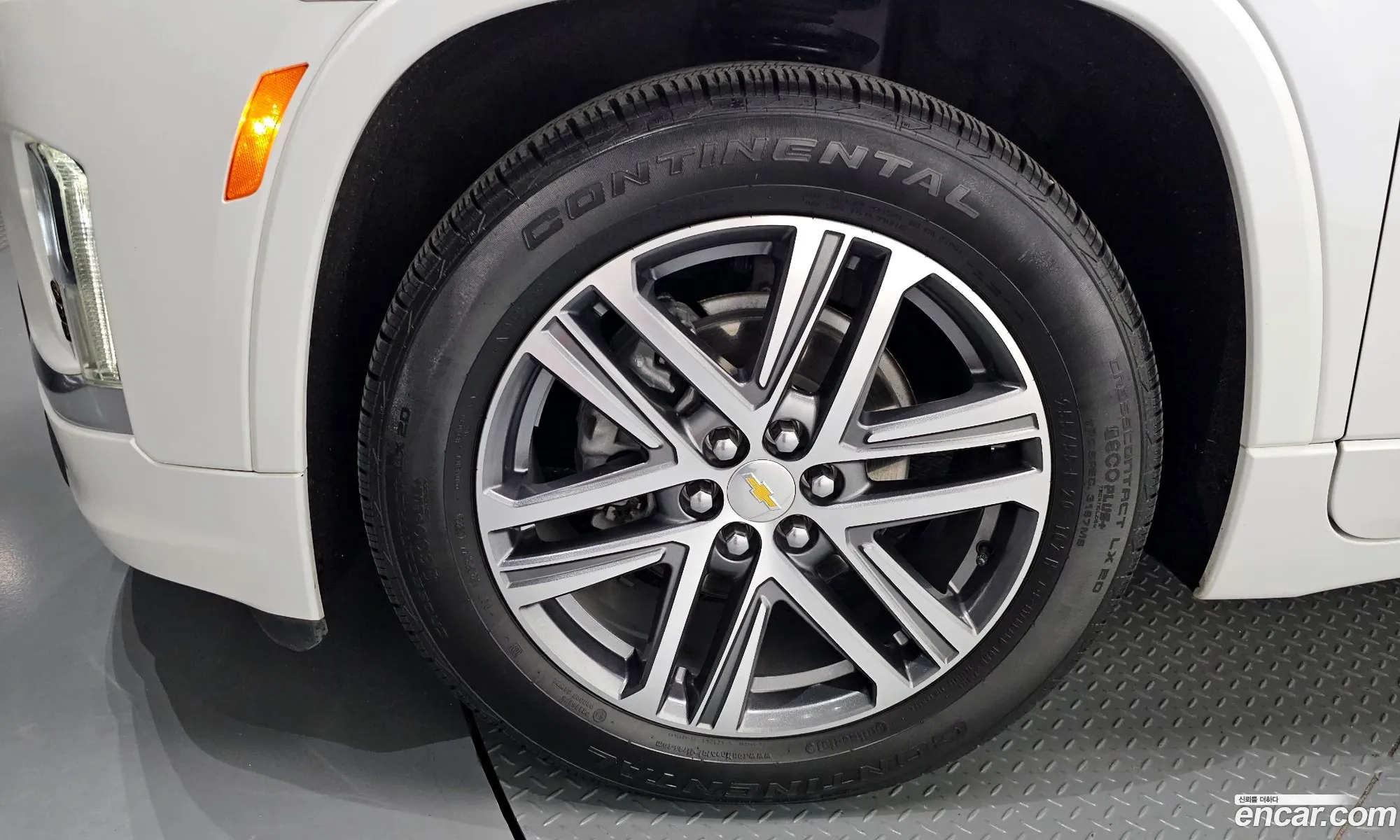 Chevrolet (GM Daewoo) Traverse 2022 — 22
