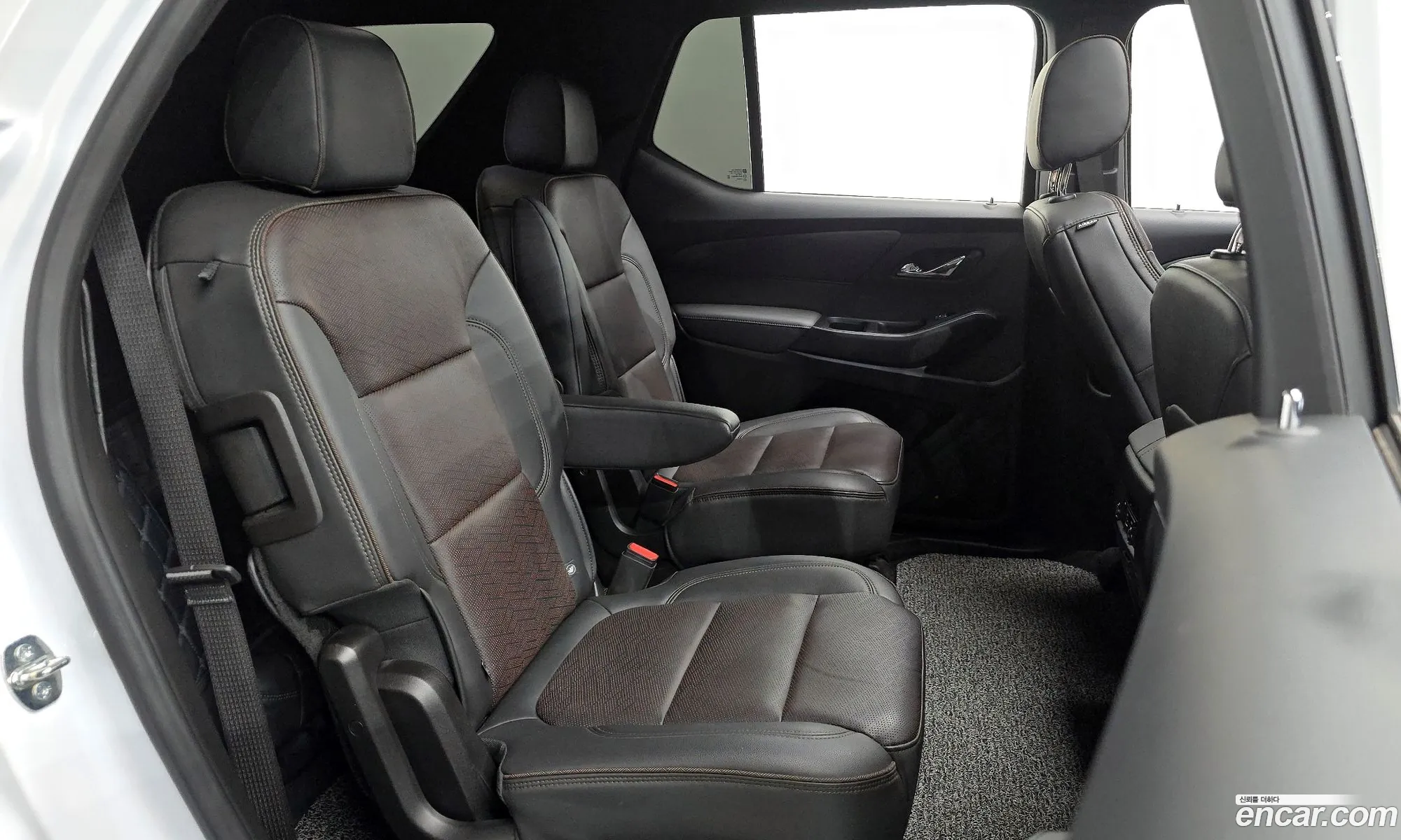 Chevrolet (GM Daewoo) Traverse 2022 — 13