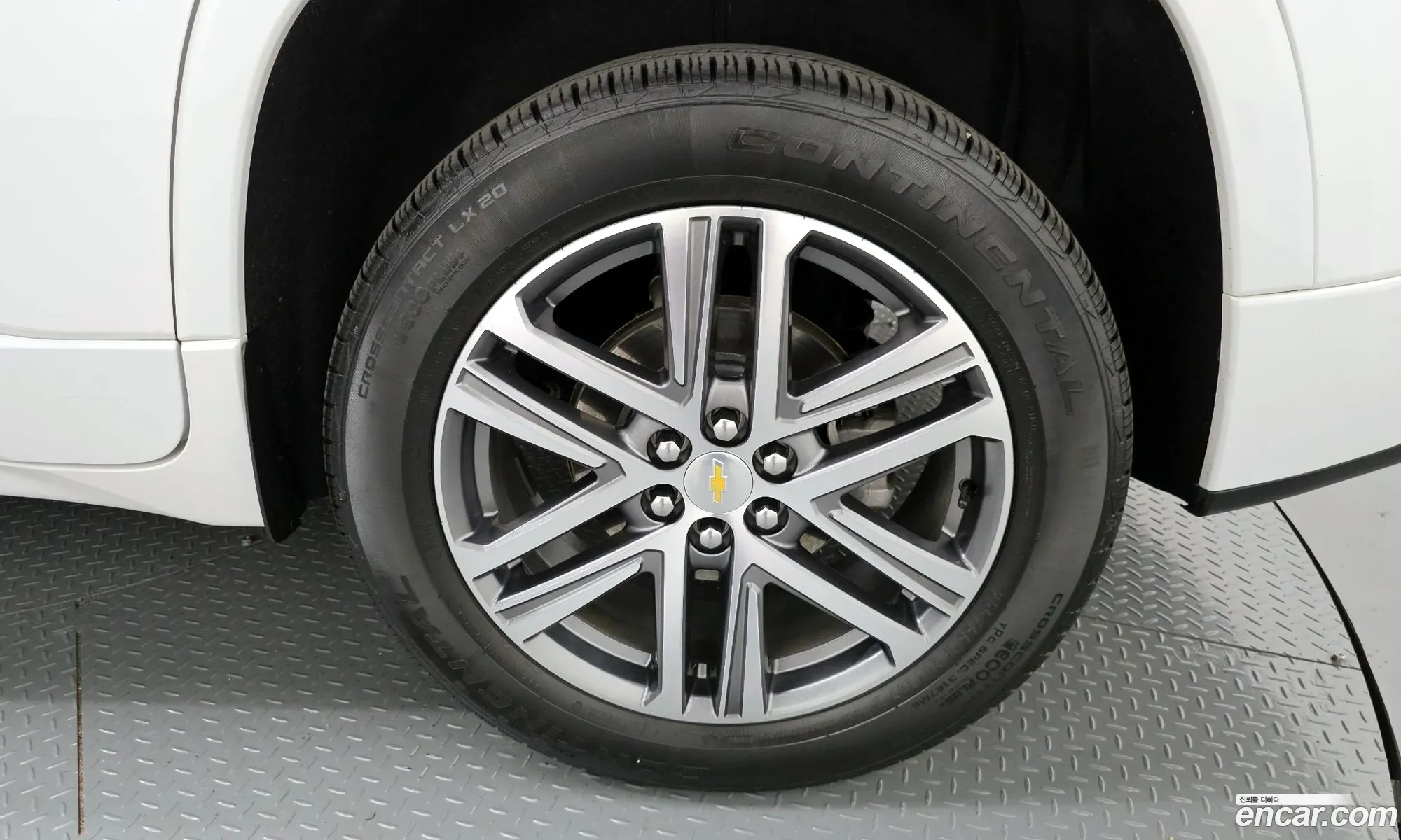 Chevrolet (GM Daewoo) Traverse 2022 — 11