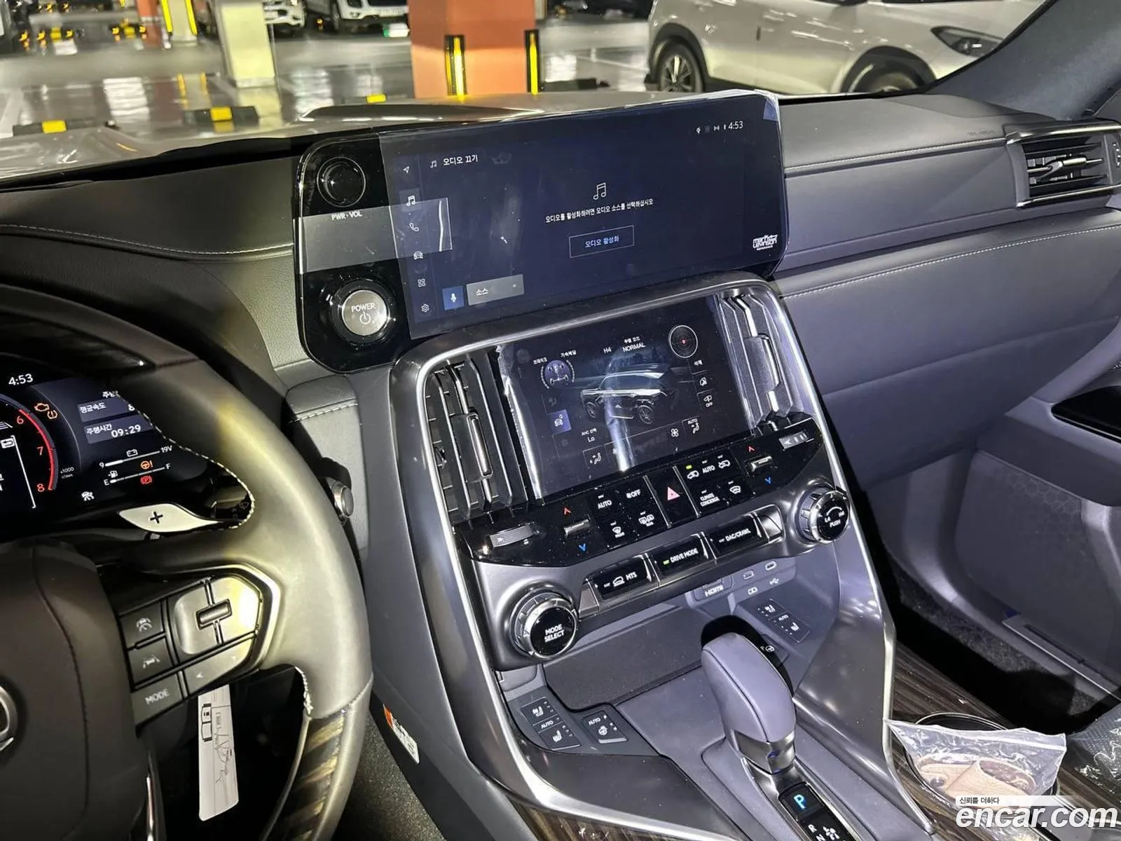 Lexus LX 2025 — 15