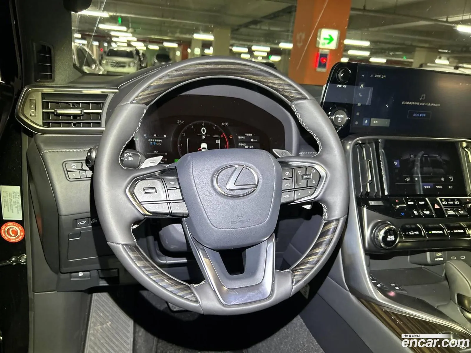 Lexus LX 2025 — 16