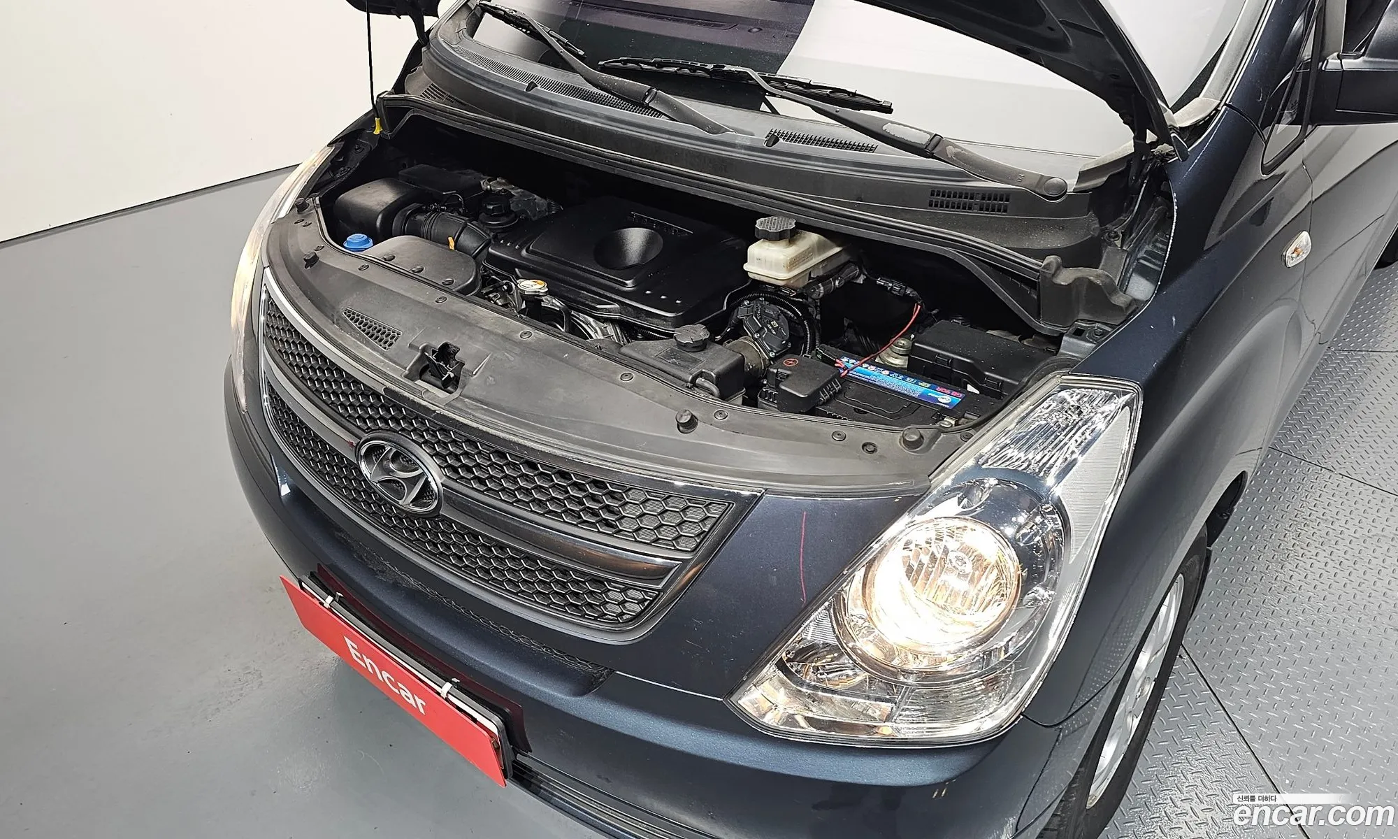 Hyundai Grand Starex 2014 — 17