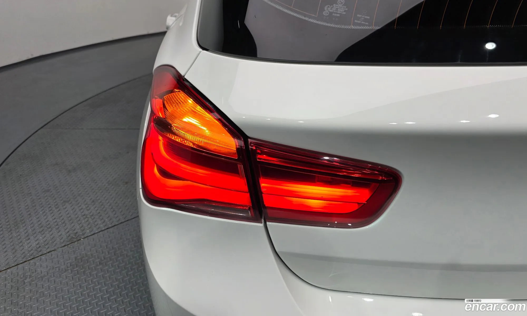 BMW 1 Series 2017 WBA1S5104J5G79284 — 22