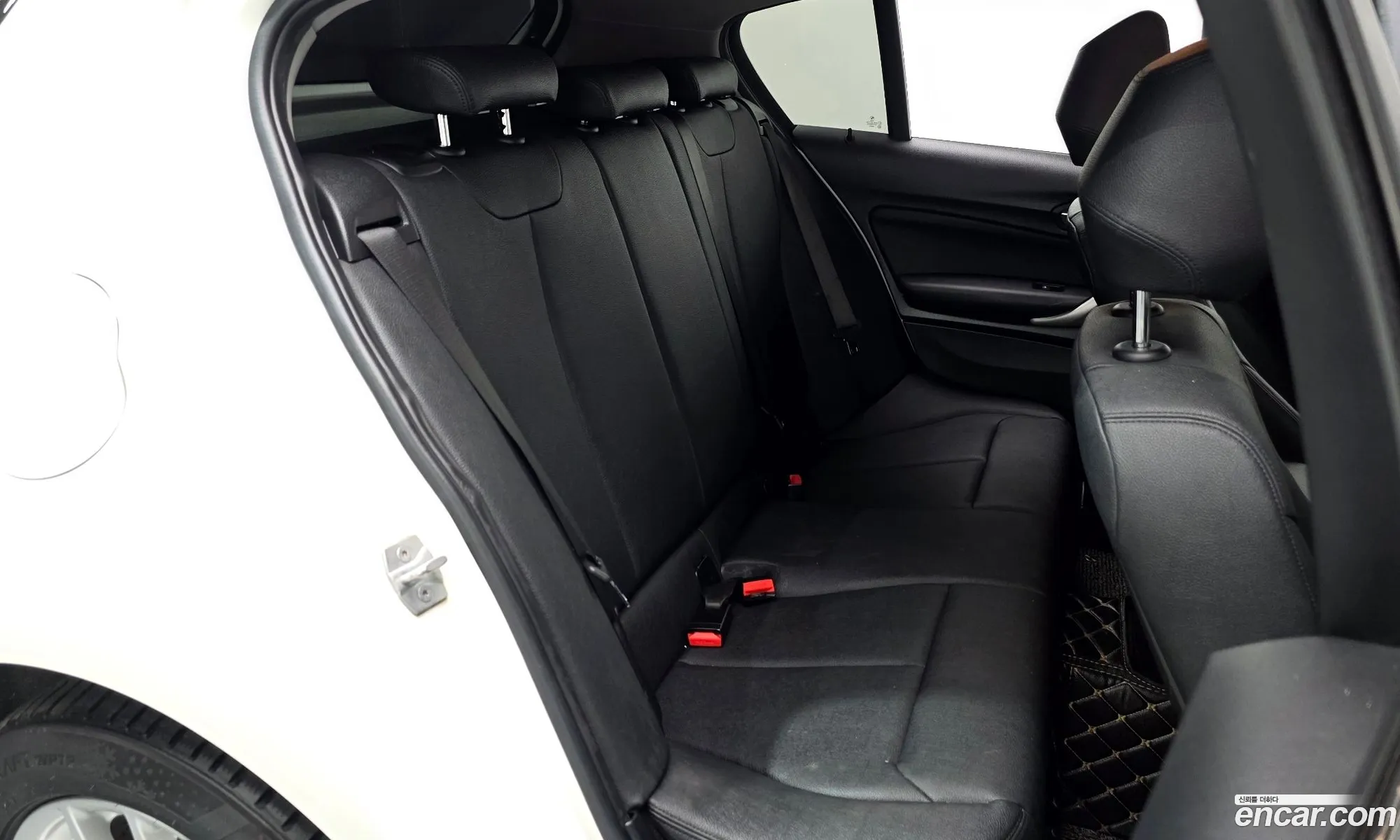 BMW 1 Series 2017 WBA1S5104J5G79284 — 16