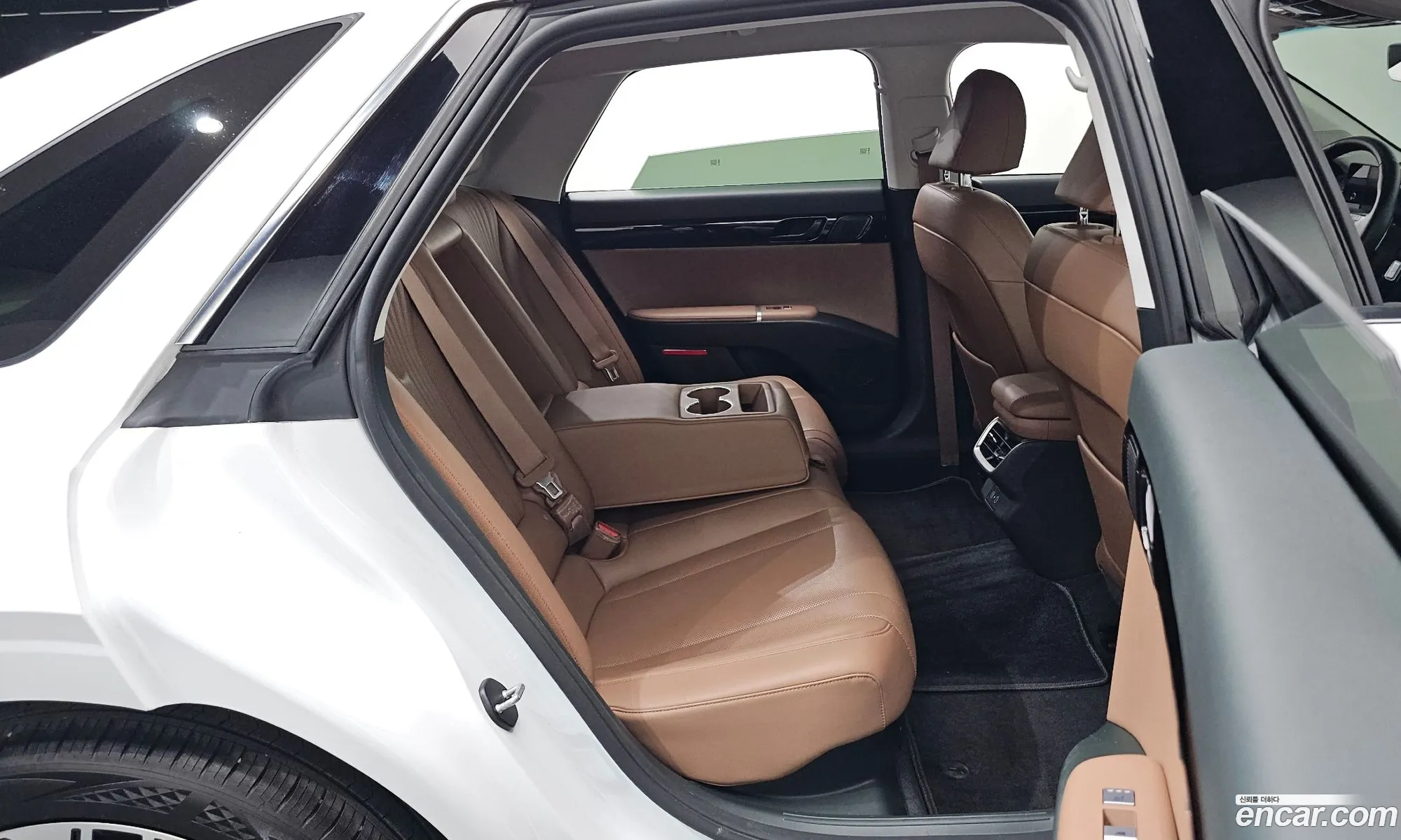 Hyundai Grandeur Hybrid 2023 — 3