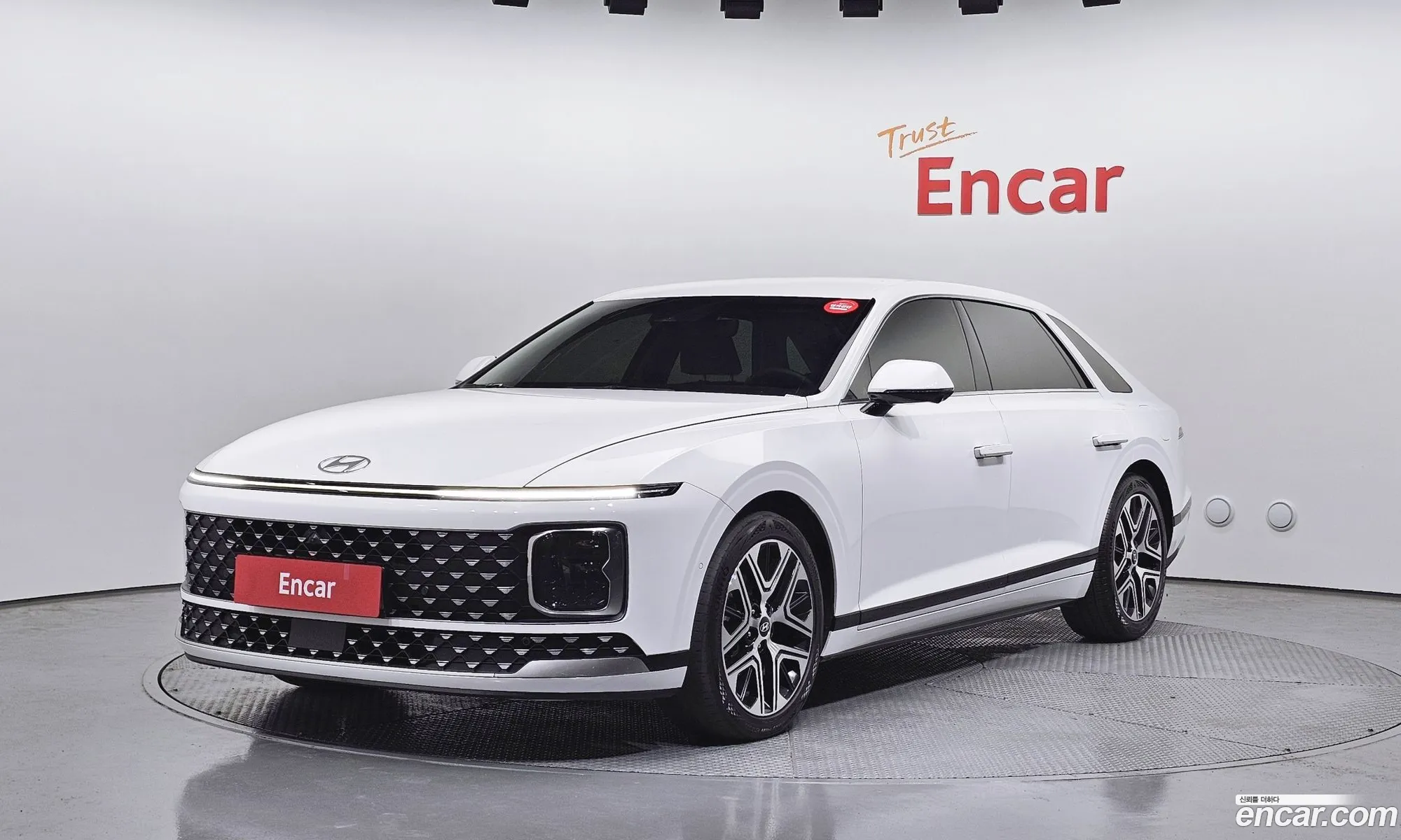 Hyundai Grandeur Hybrid 2023 — 11