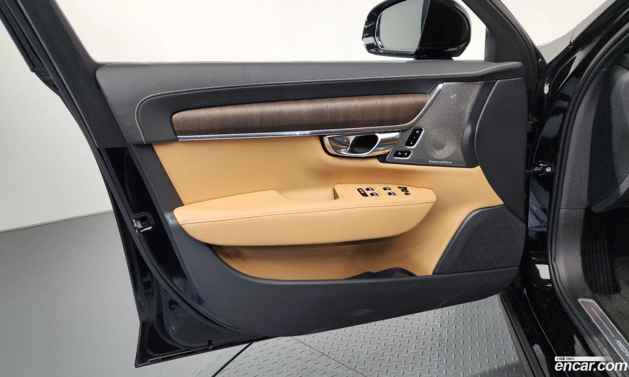 Volvo S90 2022 — 28