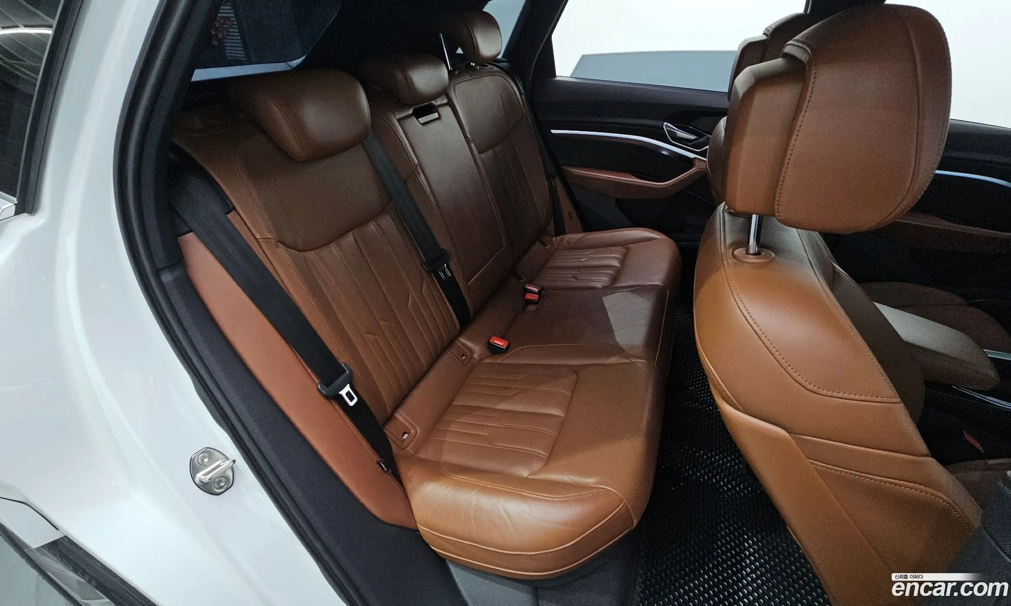 Audi e-tron 2021 WAUZZZGE0MB043943 — 27