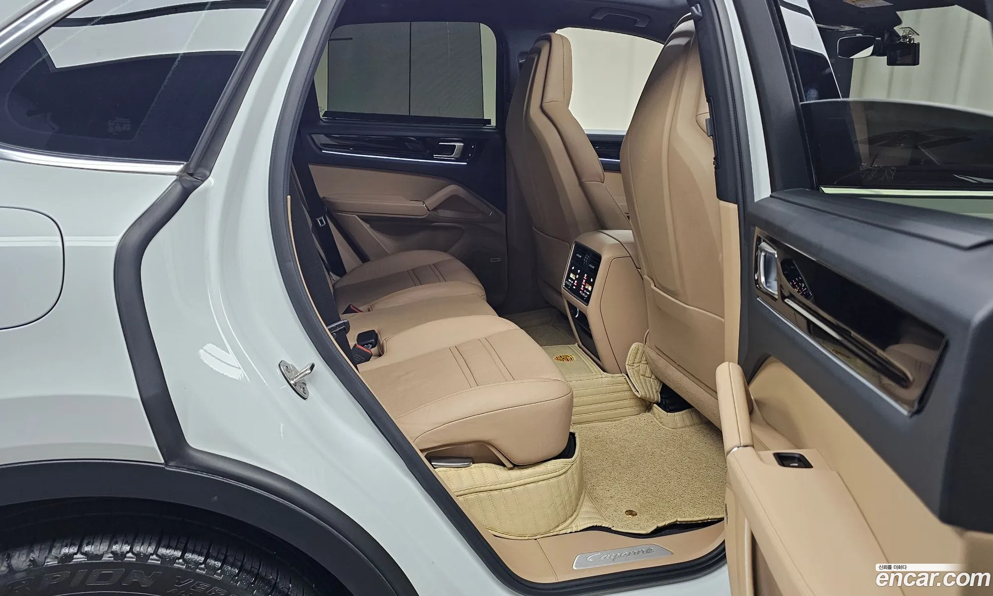 Porsche Cayenne 2019 WP1AA29Y1KDA18359 — 24