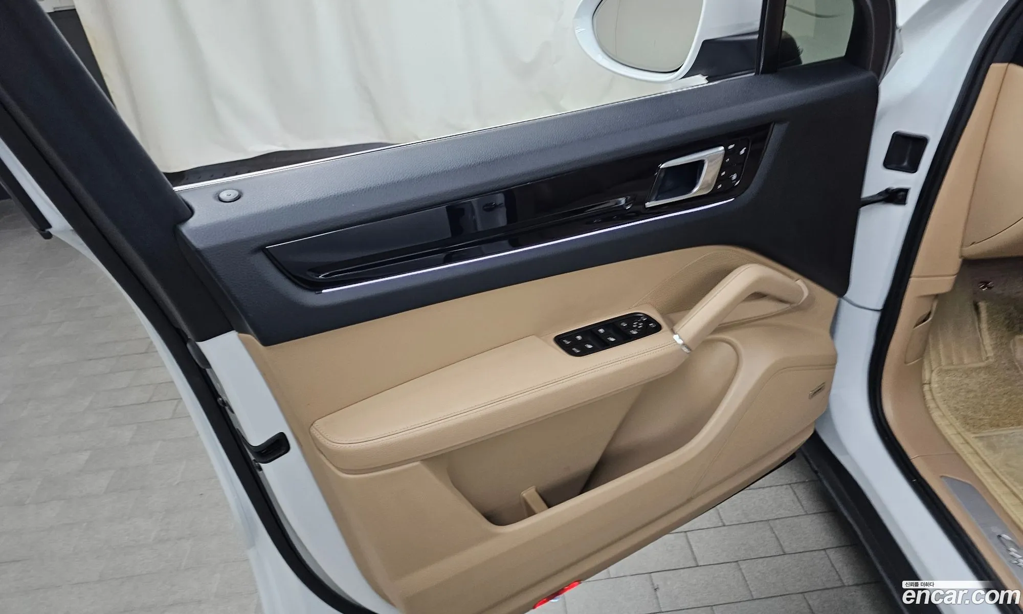 Porsche Cayenne 2019 WP1AA29Y1KDA18359 — 19