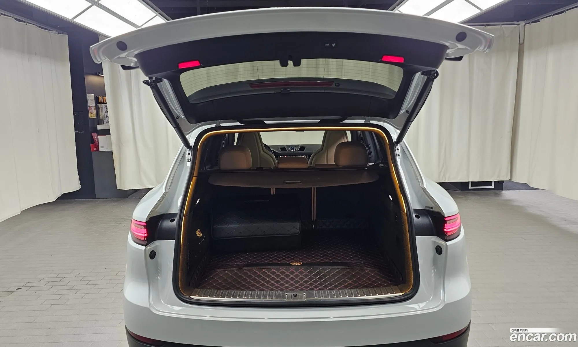 Porsche Cayenne 2019 WP1AA29Y1KDA18359 — 3