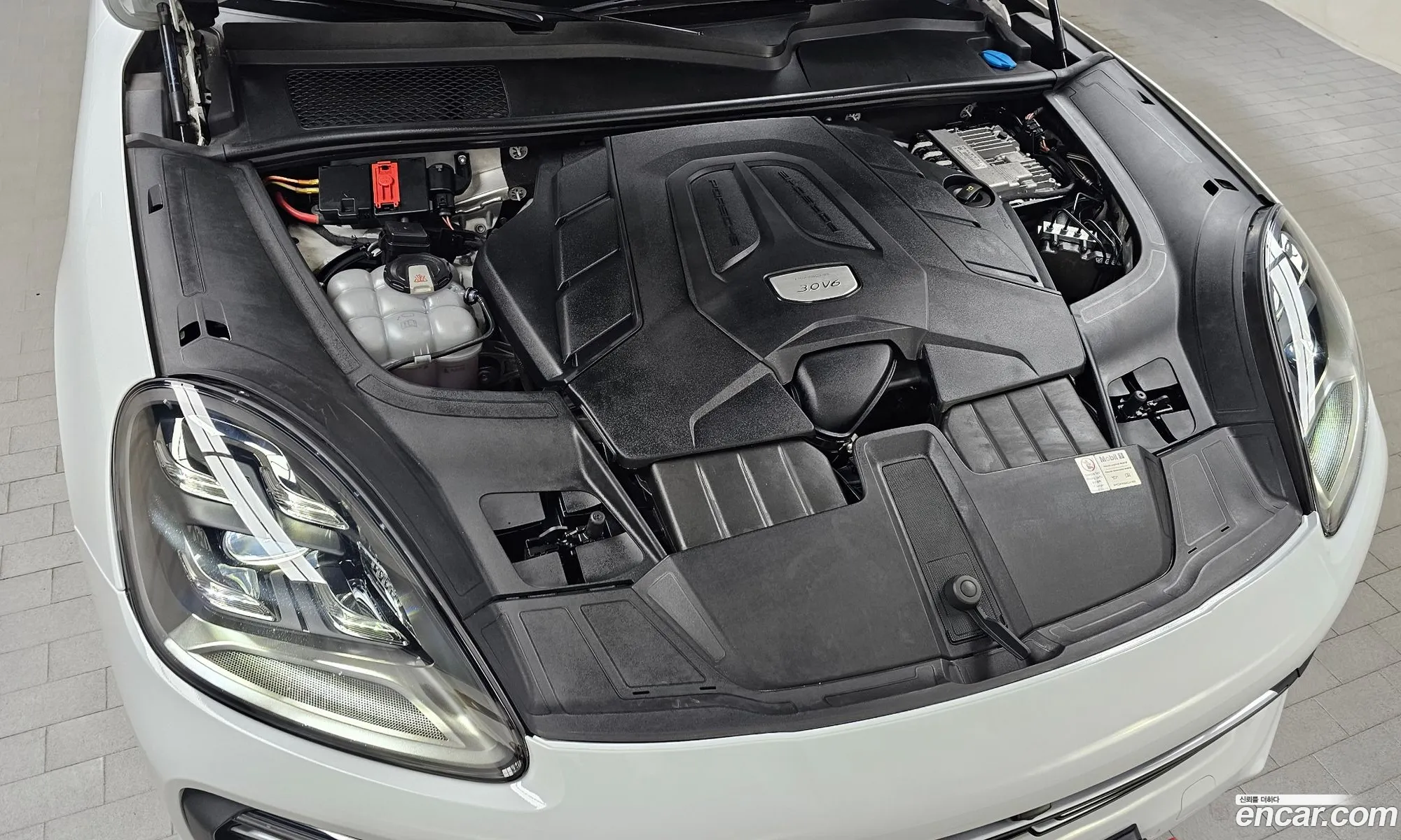 Porsche Cayenne 2019 WP1AA29Y1KDA18359 — 26
