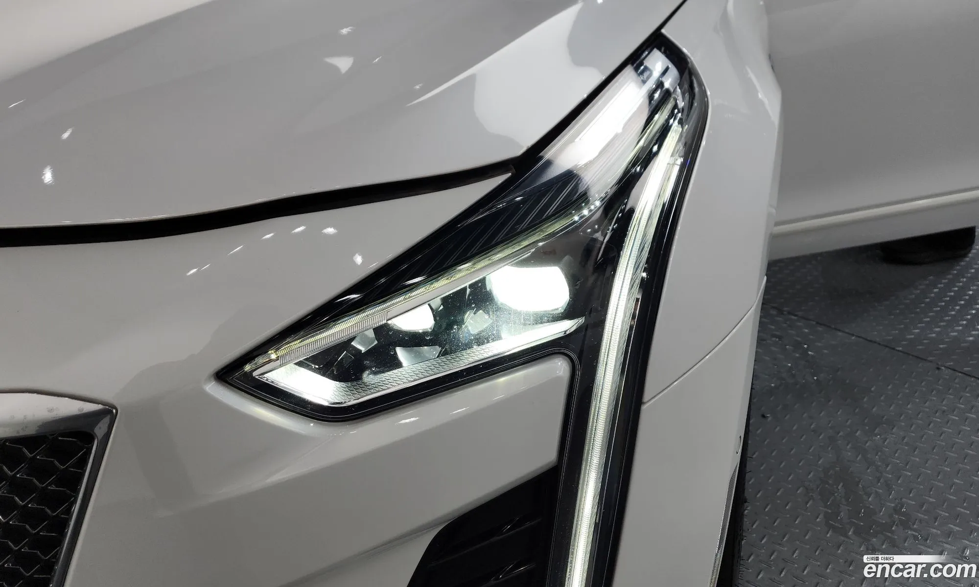 Cadillac CT6 2019 1G6K95RS0KU137602 — 38