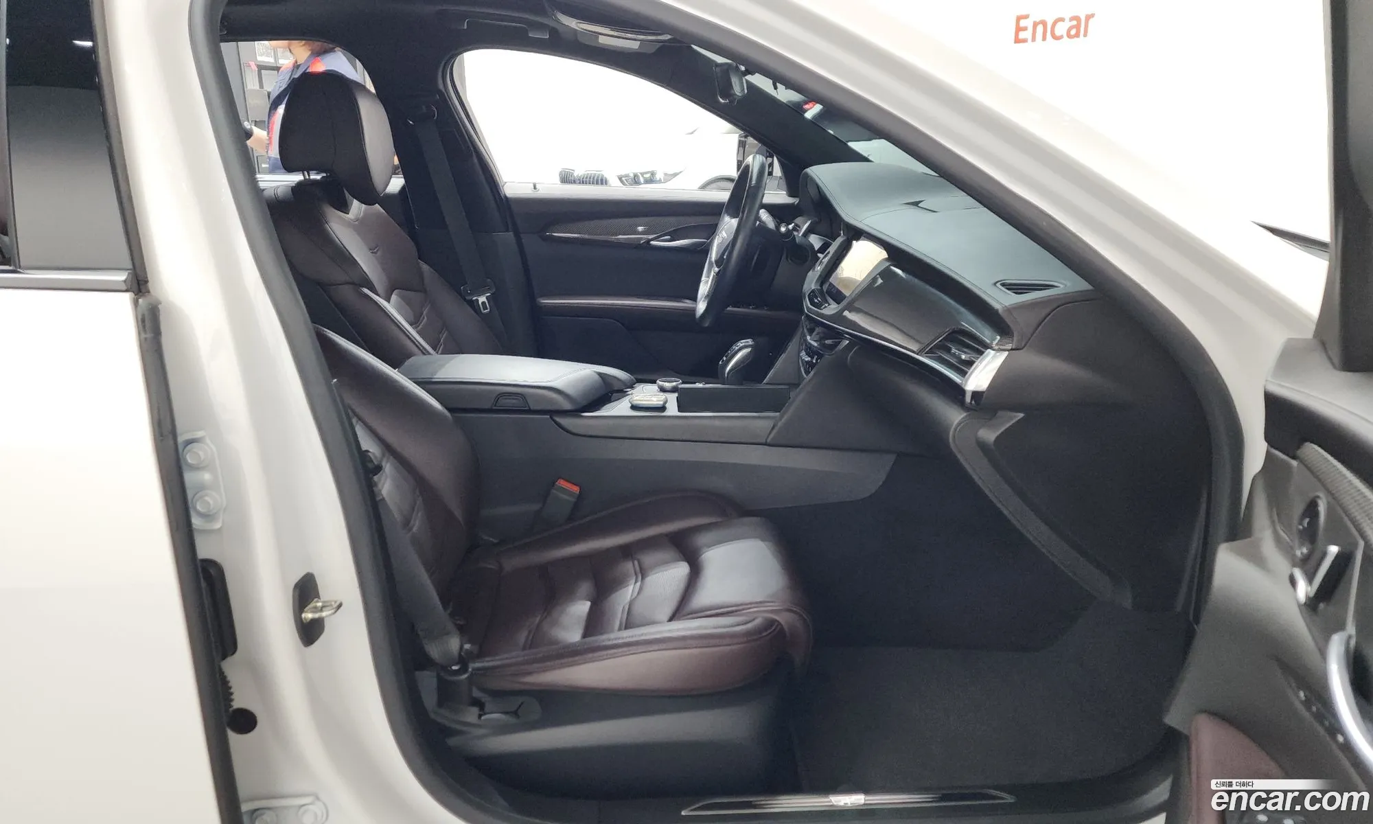 Cadillac CT6 2019 1G6K95RS0KU137602 — 8