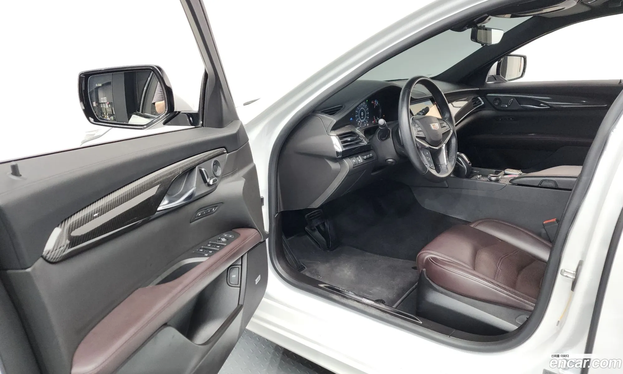 Cadillac CT6 2019 1G6K95RS0KU137602 — 9