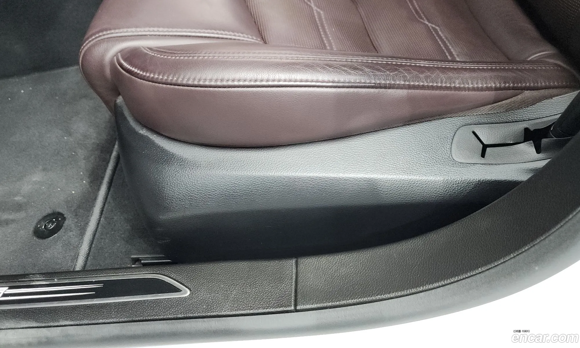 Cadillac CT6 2019 1G6K95RS0KU137602 — 39