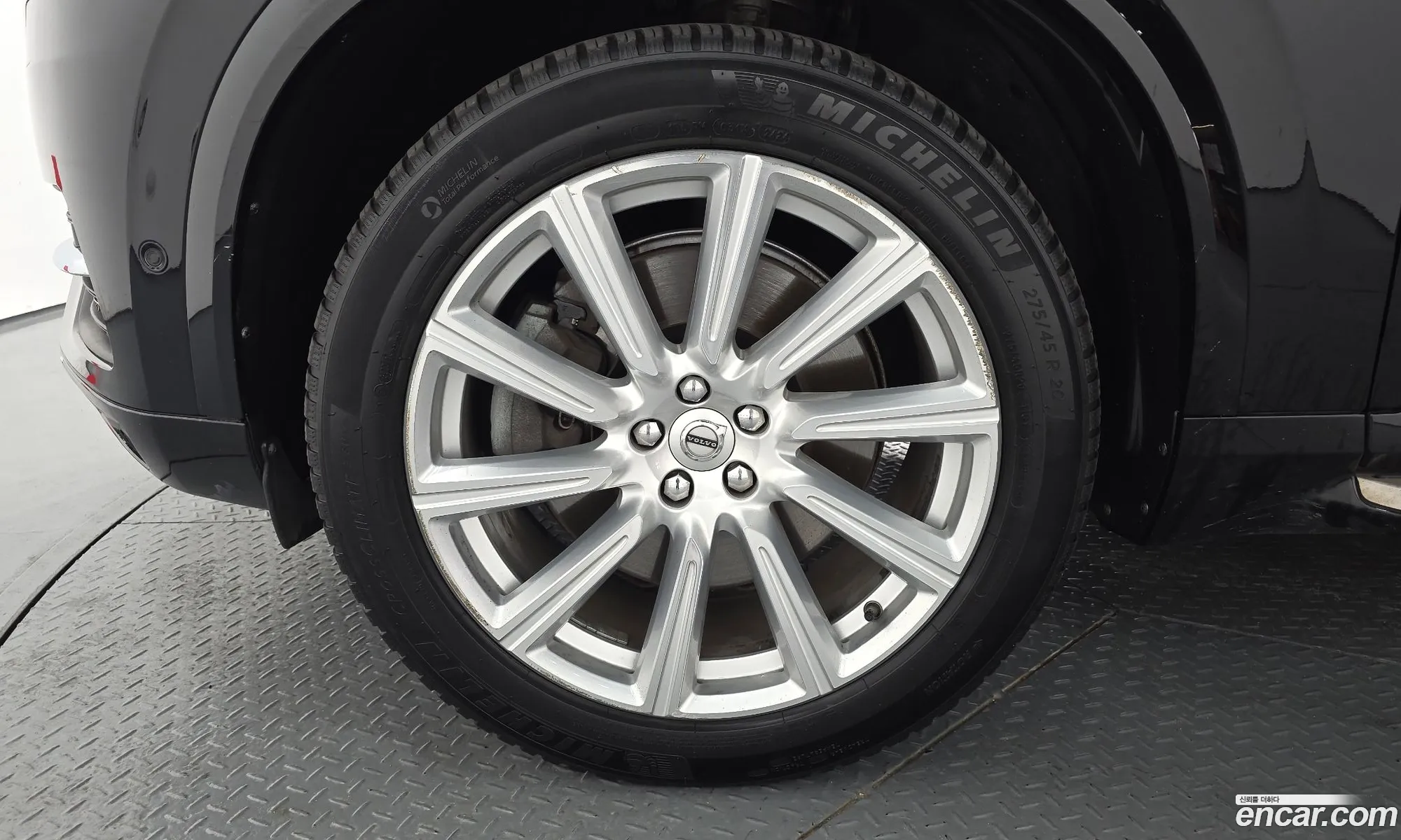 Volvo XC90 2017 YV1LFBC0DH1150909 — 7