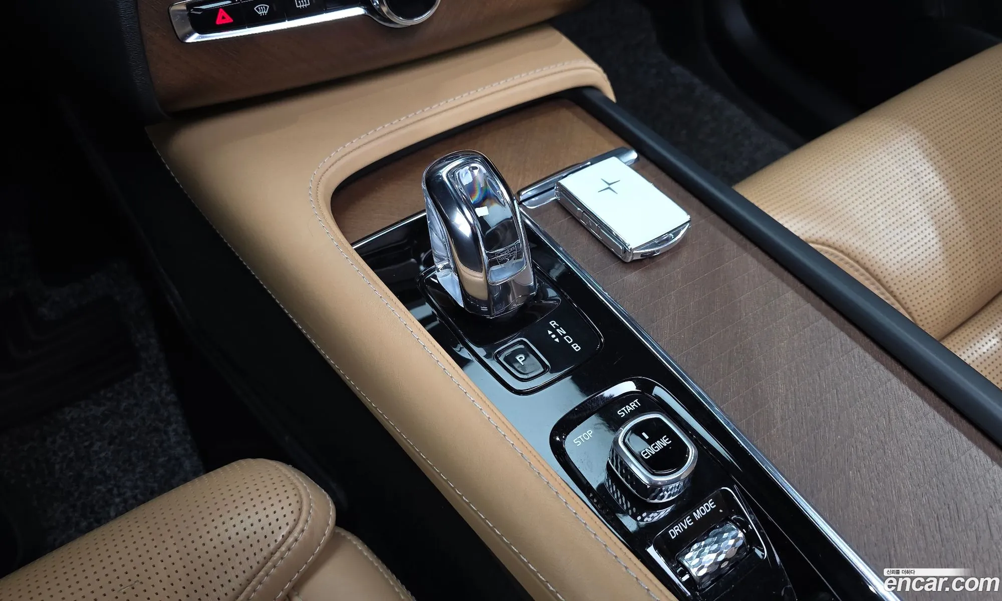Volvo XC90 2017 YV1LFBC0DH1150909 — 16