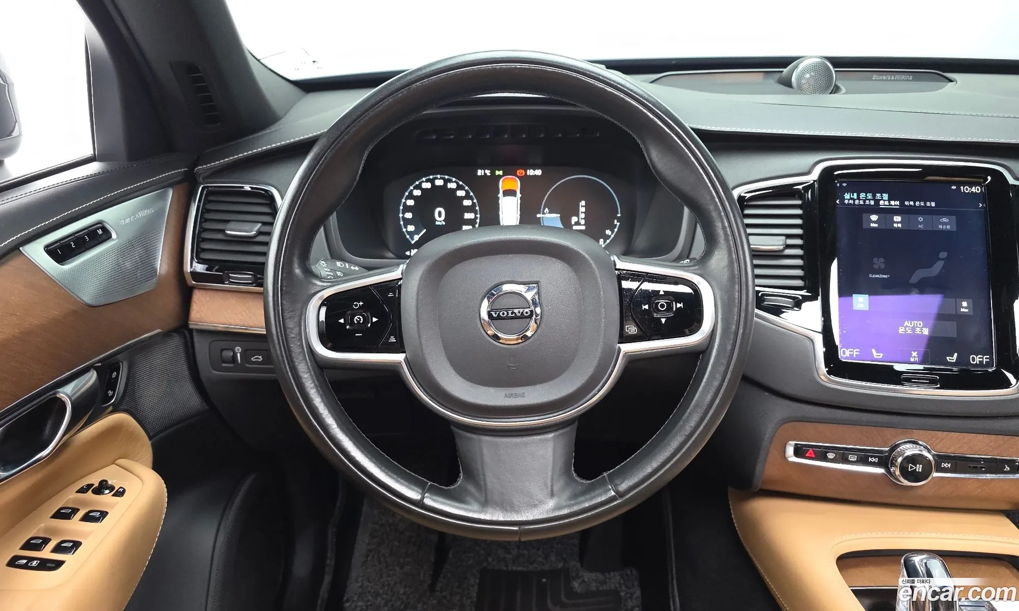 Volvo XC90 2017 YV1LFBC0DH1150909 — 14