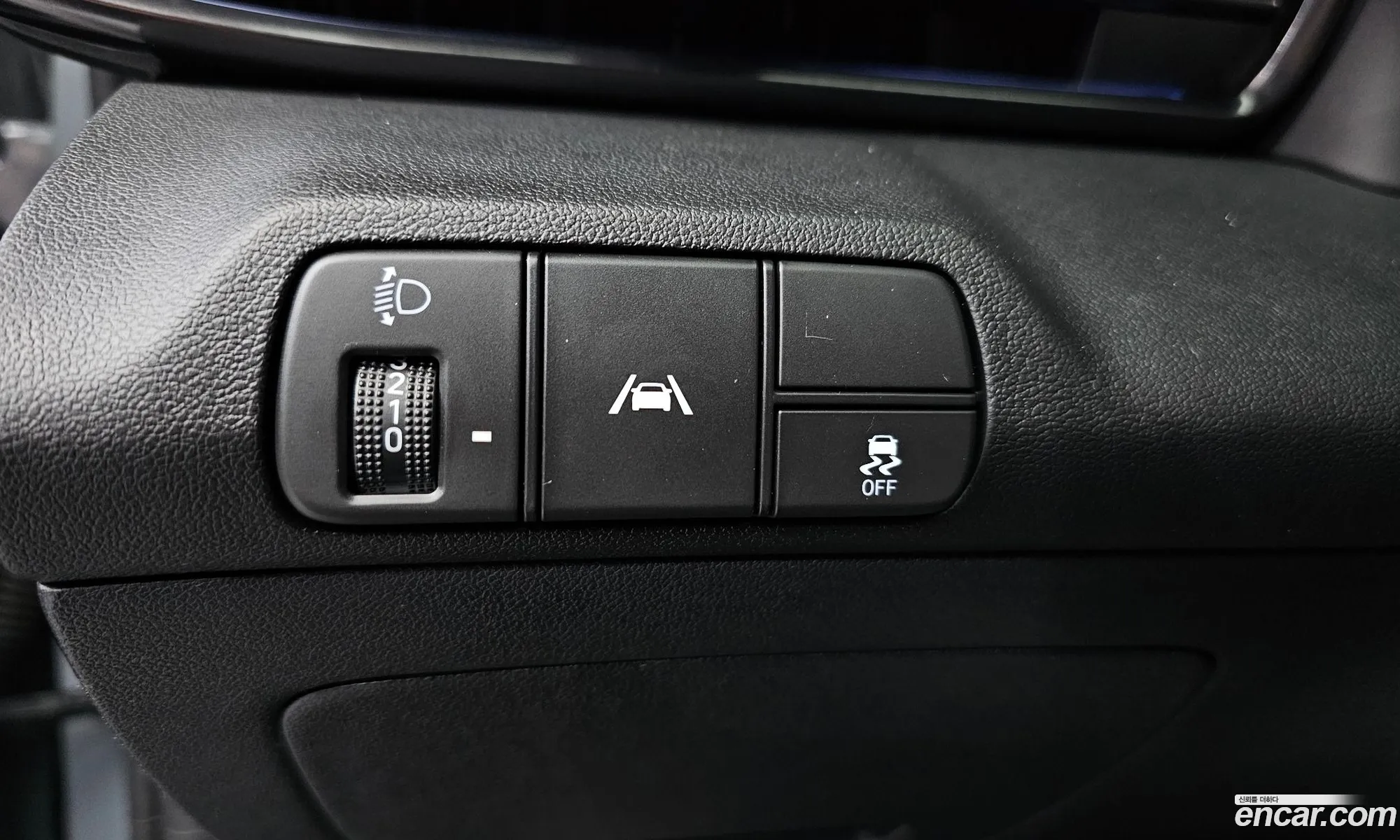 Hyundai Elantra 2021 — 17