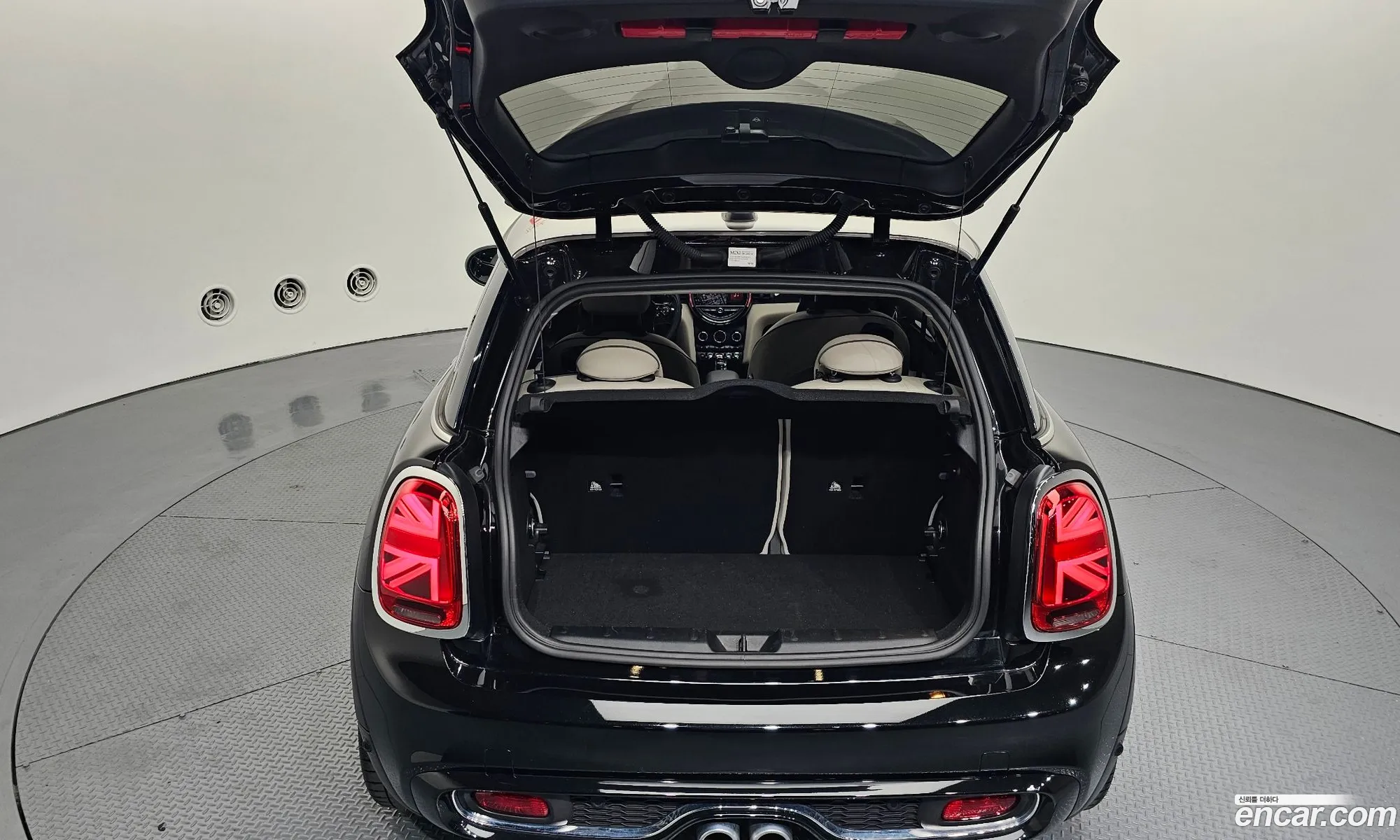 Mini Cooper S 2020 WMWXY7105L2N21431 — 23