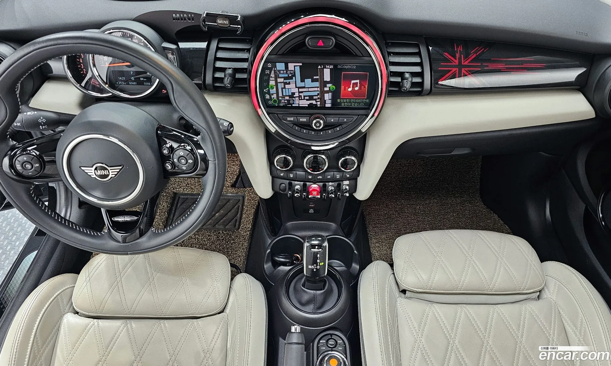 Mini Cooper S 2020 WMWXY7105L2N21431 — 29