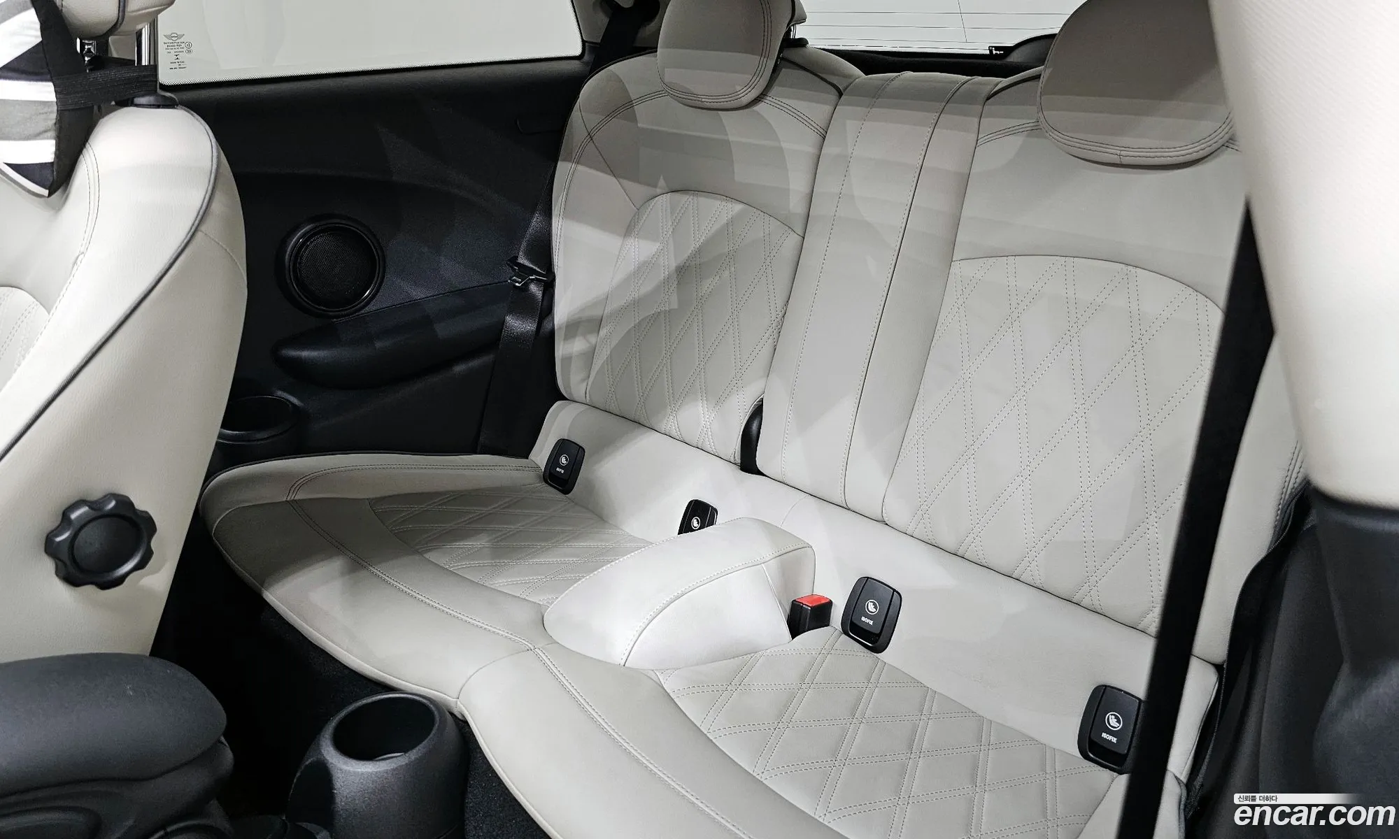 Mini Cooper S 2020 WMWXY7105L2N21431 — 16