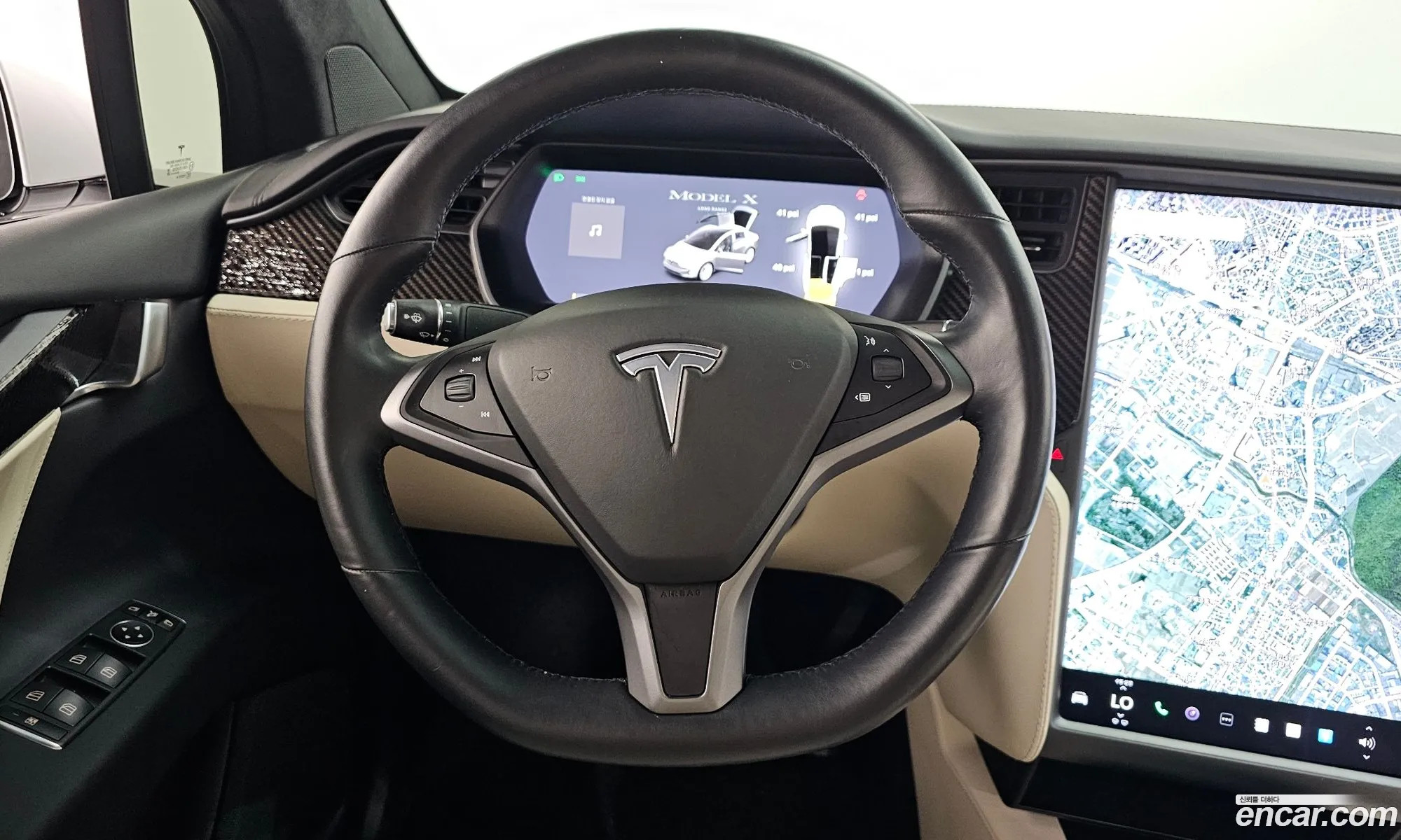 Tesla Model X 2020 — 37