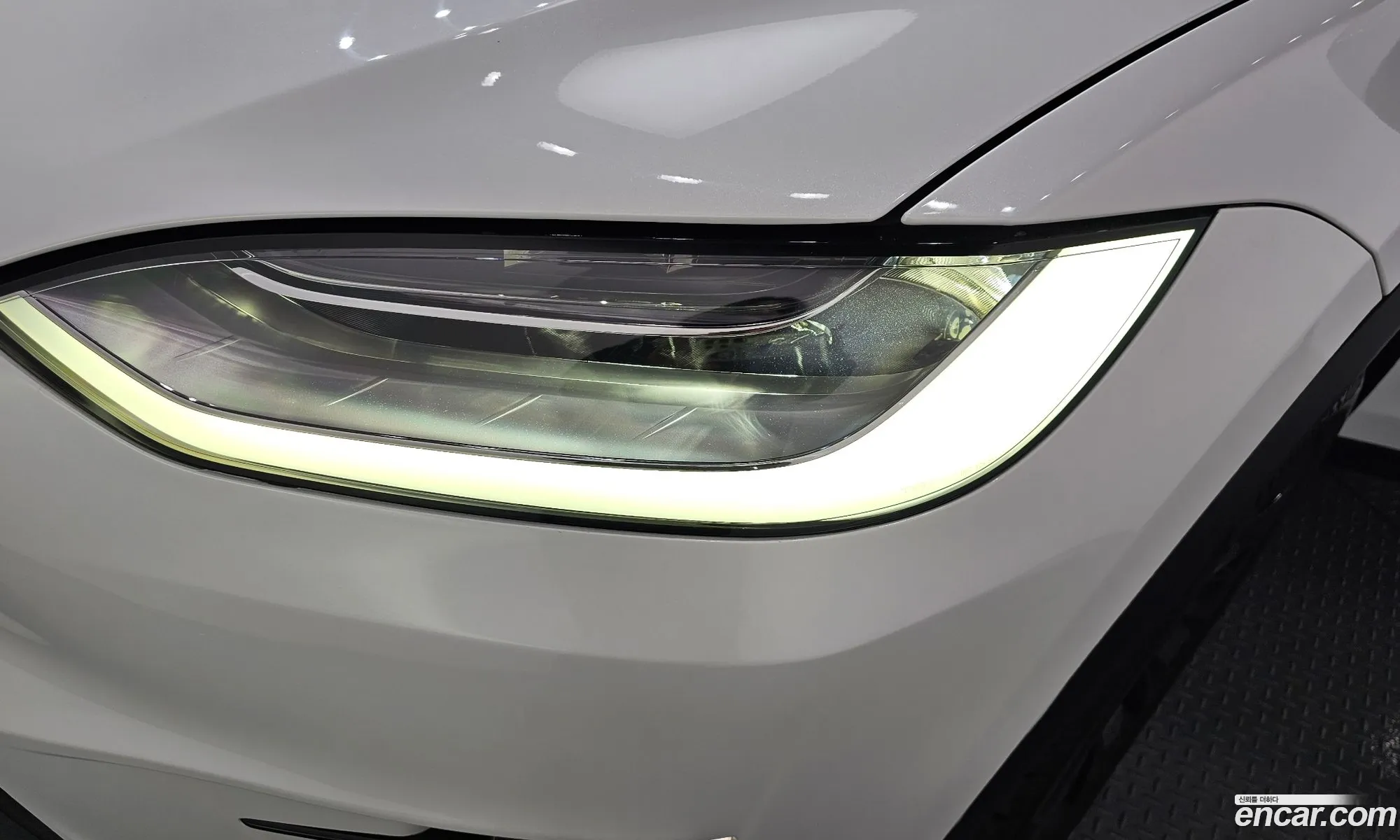 Tesla Model X 2020 — 22