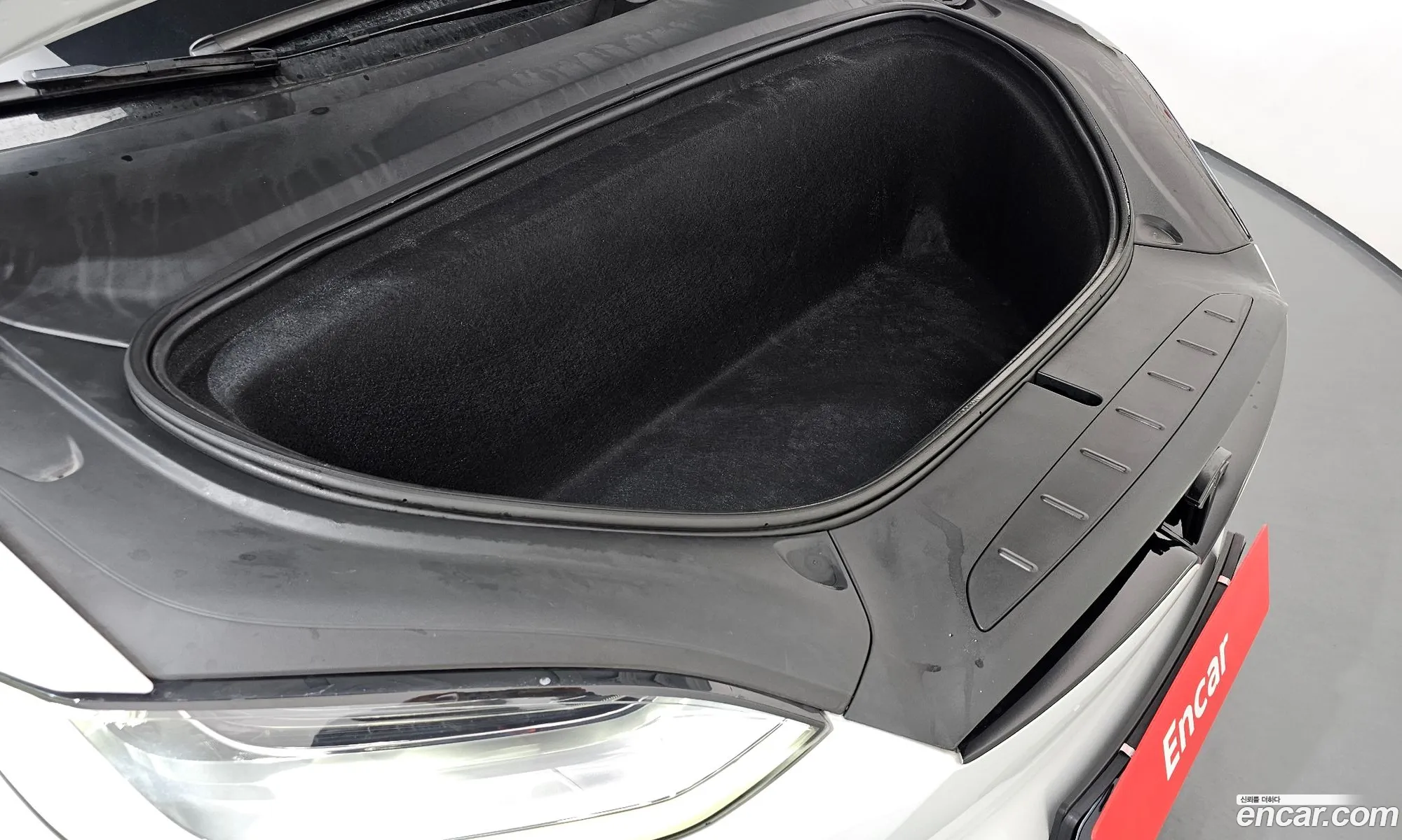 Tesla Model X 2020 — 8