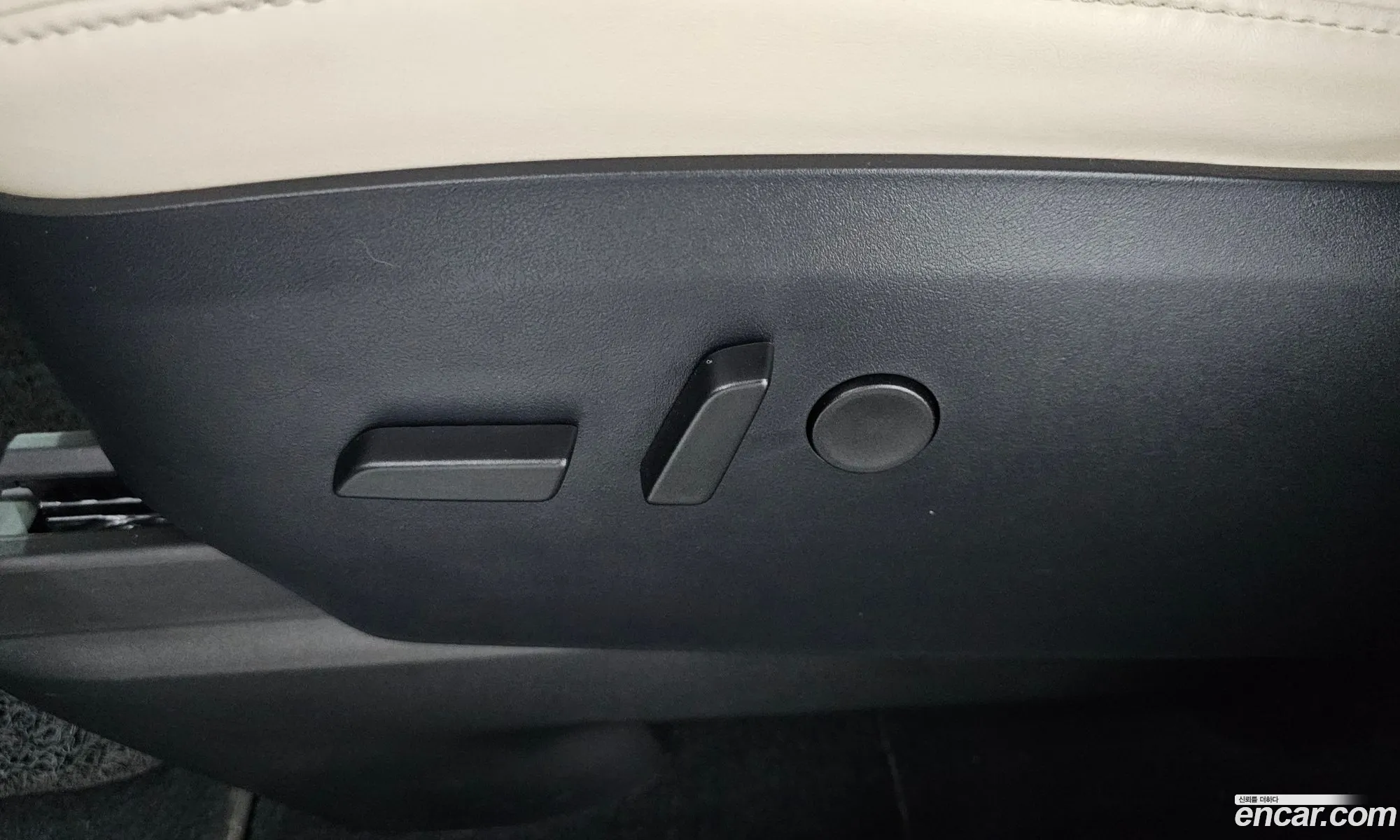 Tesla Model X 2020 — 34