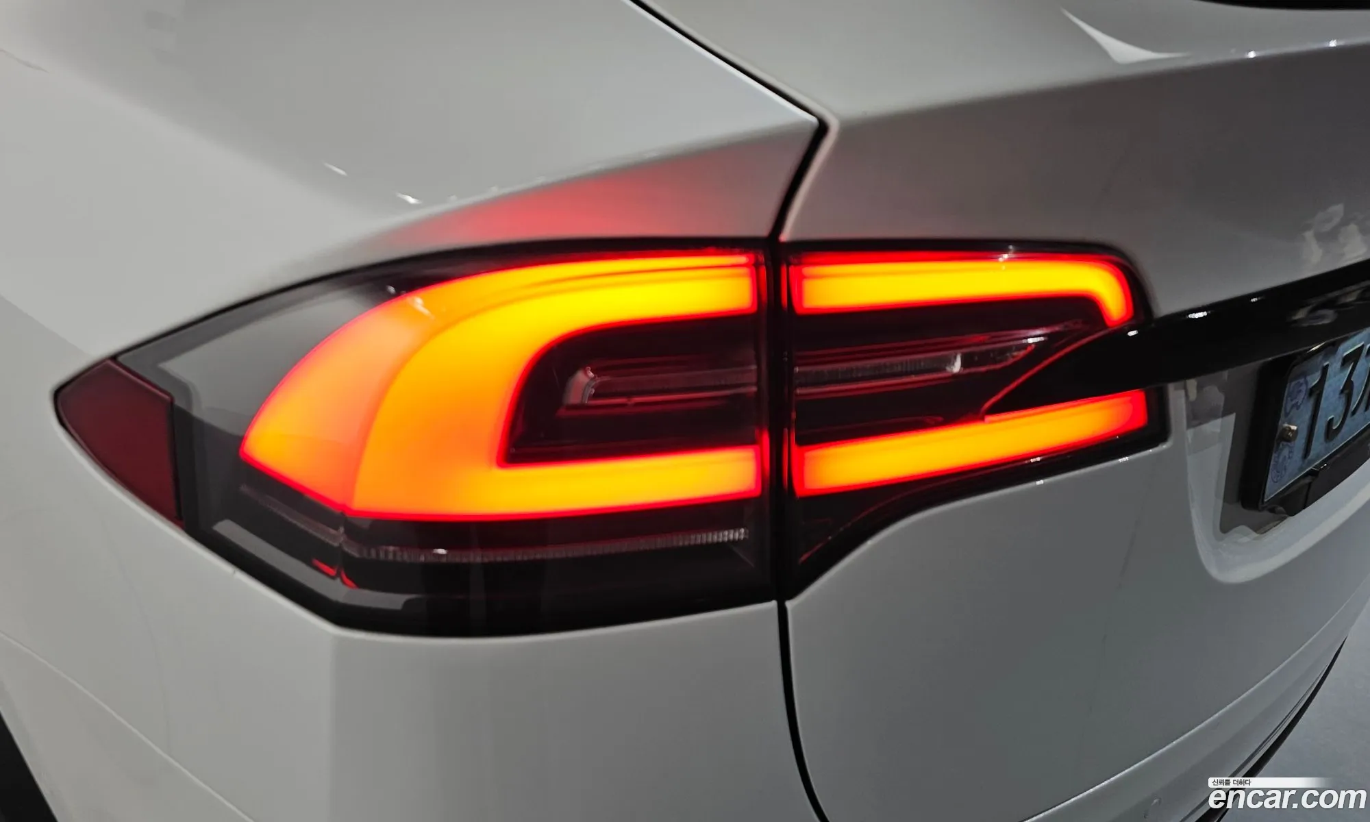 Tesla Model X 2020 — 38