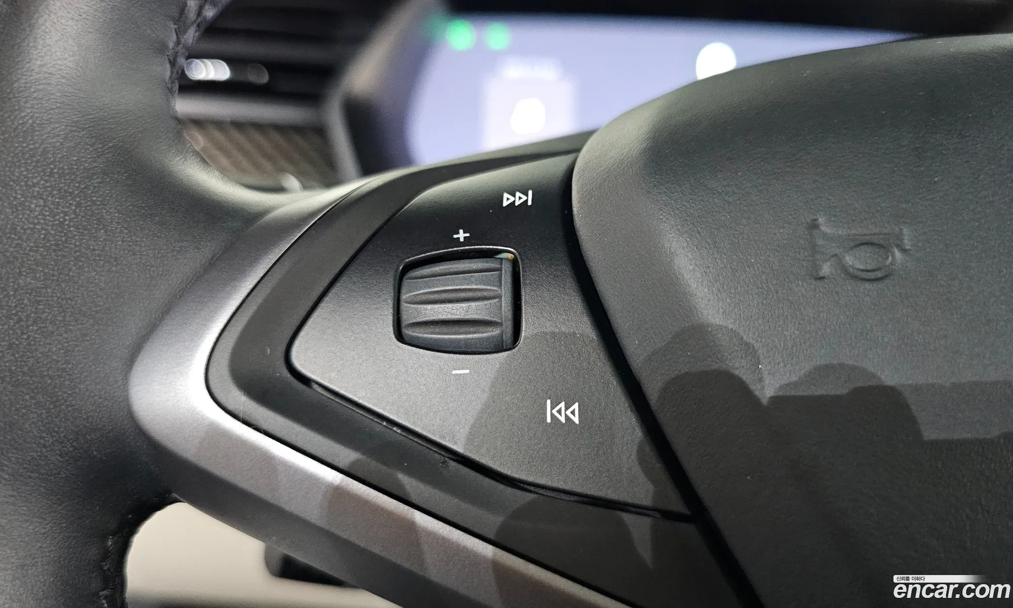 Tesla Model X 2020 — 9
