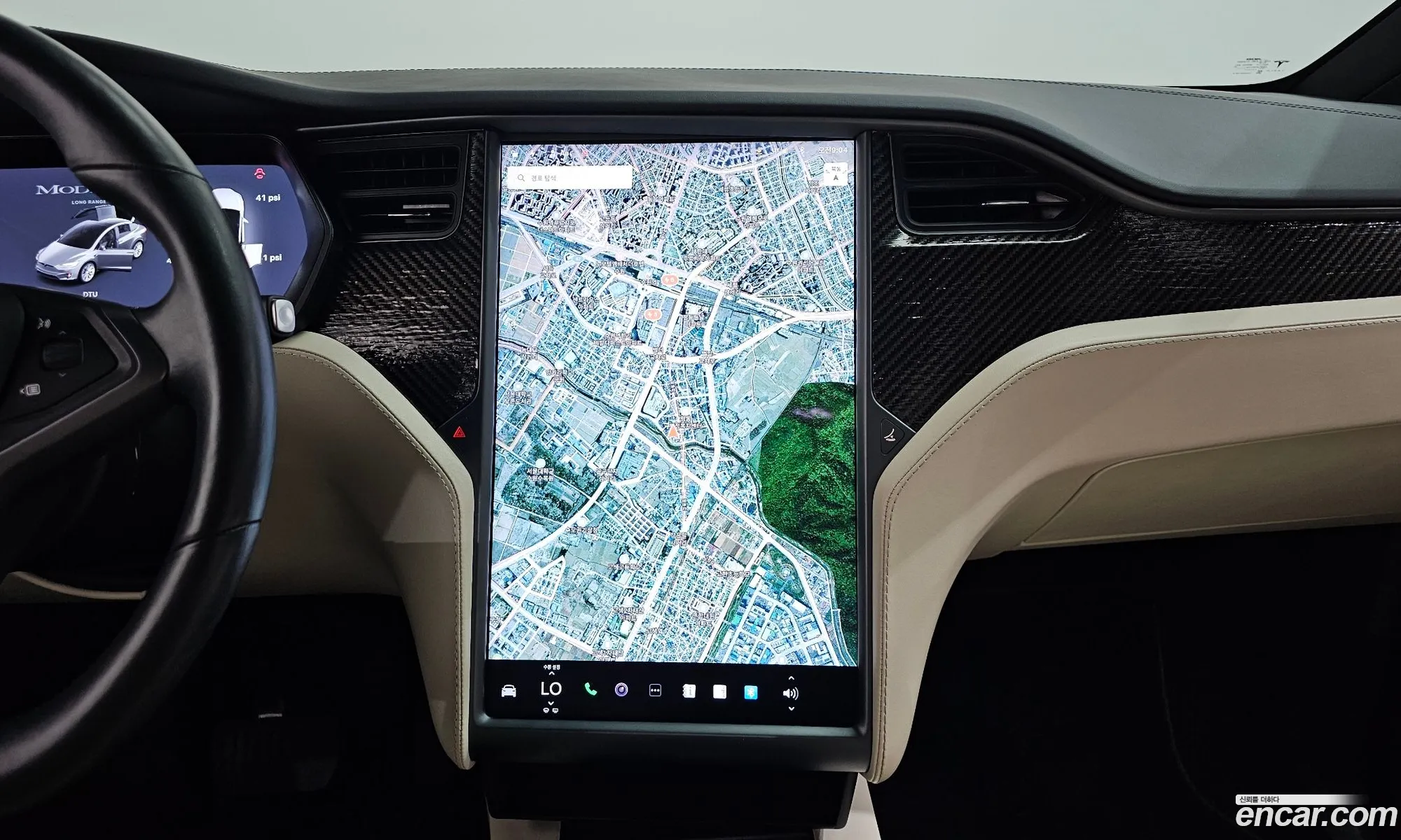 Tesla Model X 2020 — 13