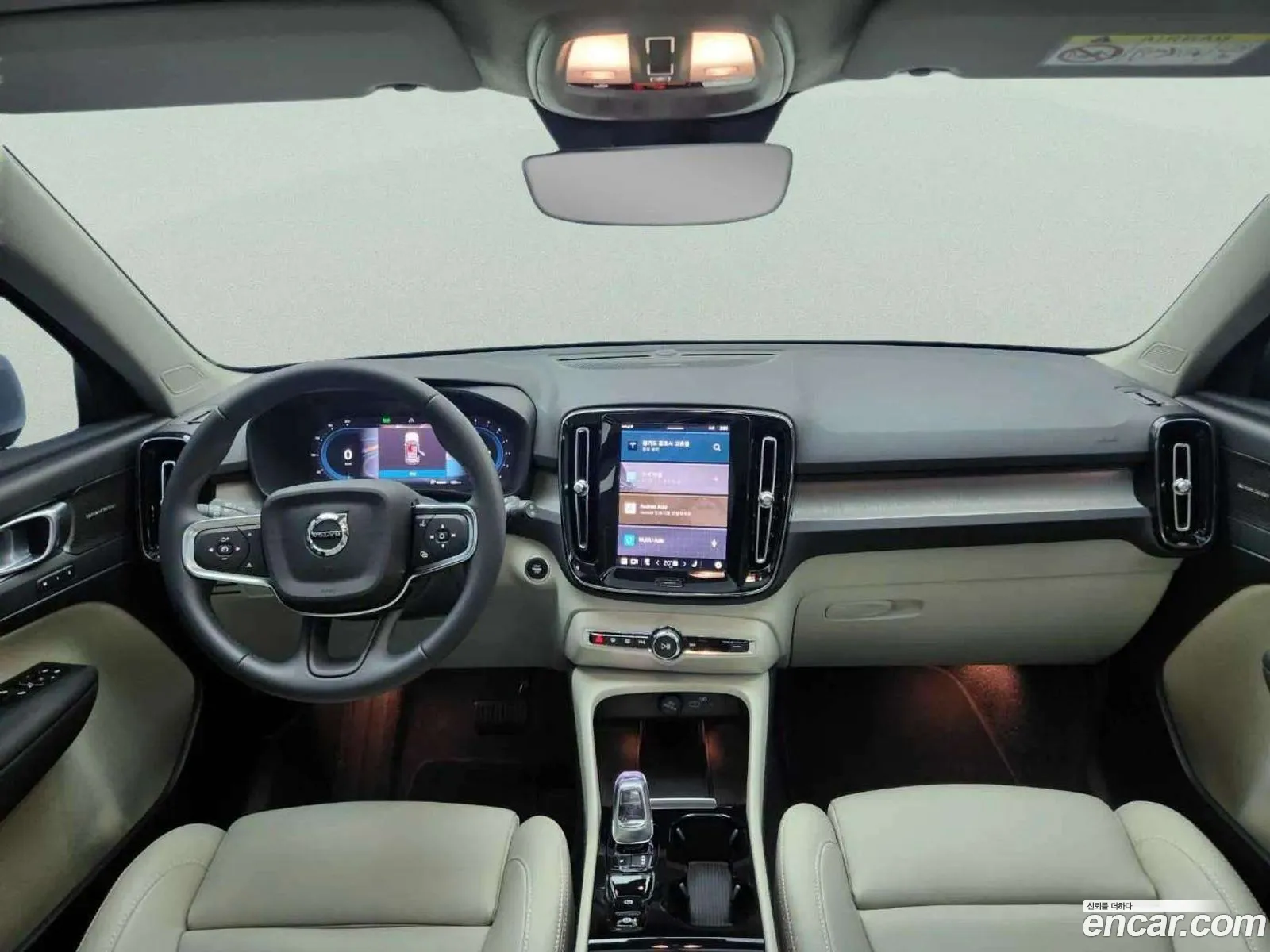 Volvo XC40 2025 — 16