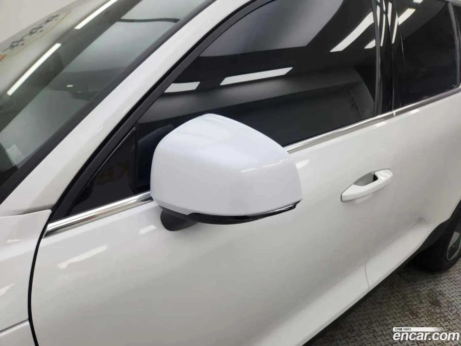 Volvo XC40 2025 — 4