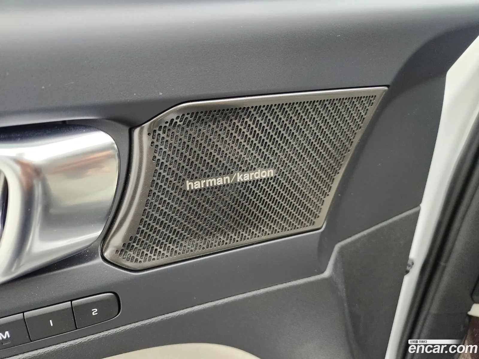 Volvo XC40 2025 — 12