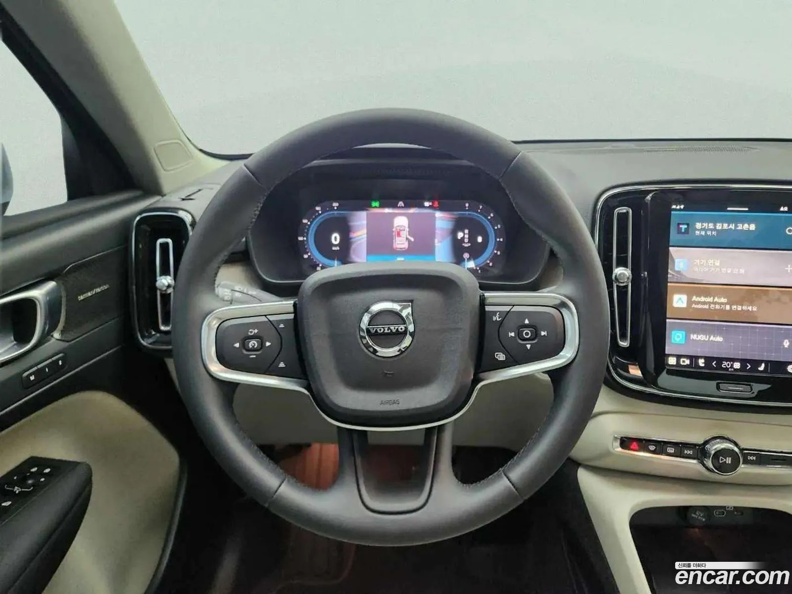 Volvo XC40 2025 — 17