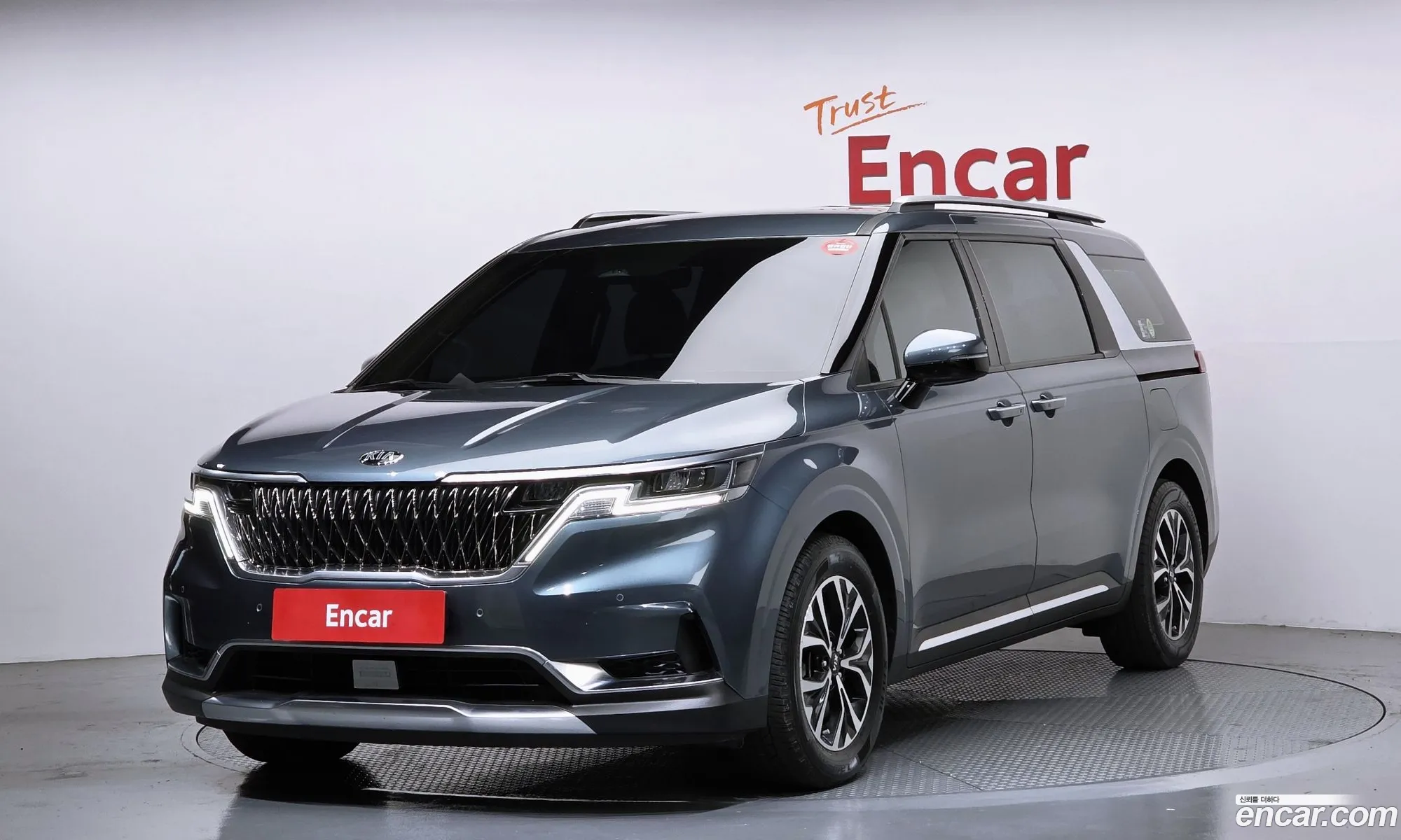 Kia Carnival 2021 — 4