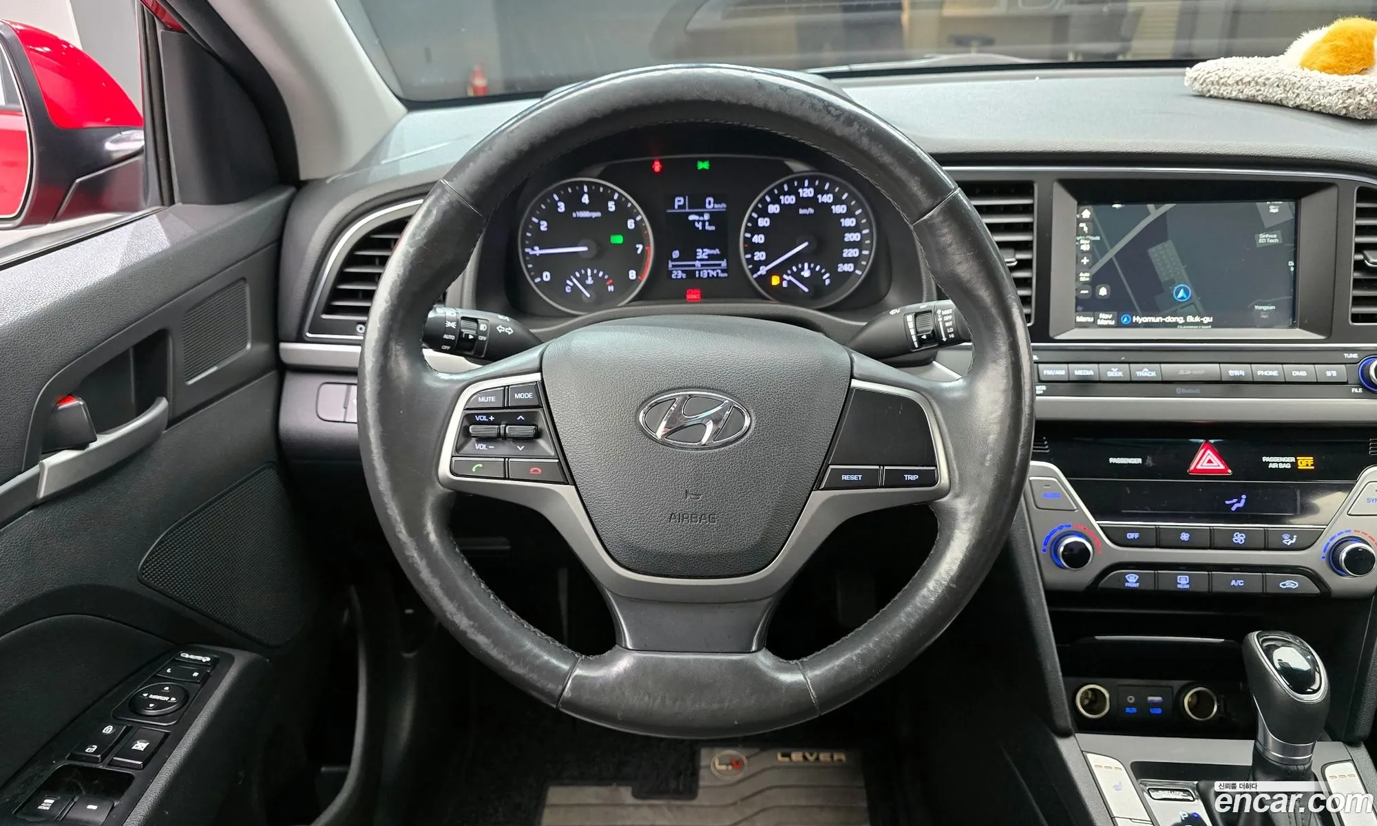Hyundai Elantra AD 2017 — 11