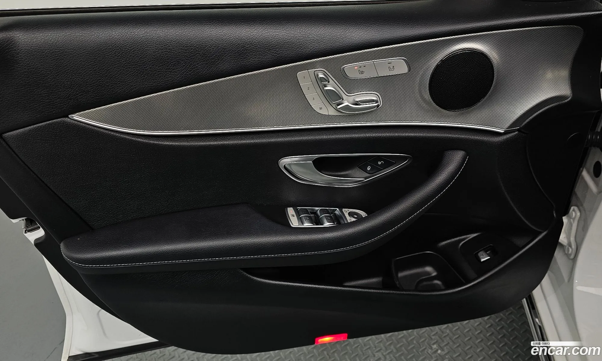 Mercedes-Benz E-Class W213 2018 WDDZF4JB0KA522191 — 6
