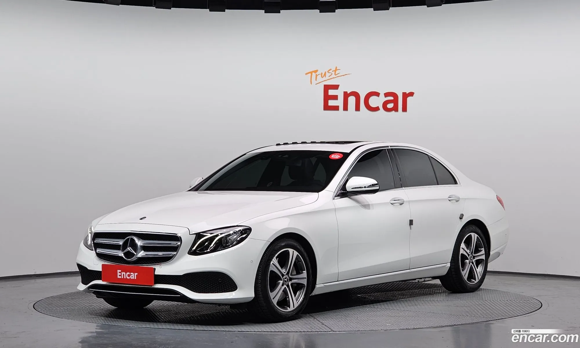 Mercedes-Benz E-Class W213 2018 WDDZF4JB0KA522191 — 18