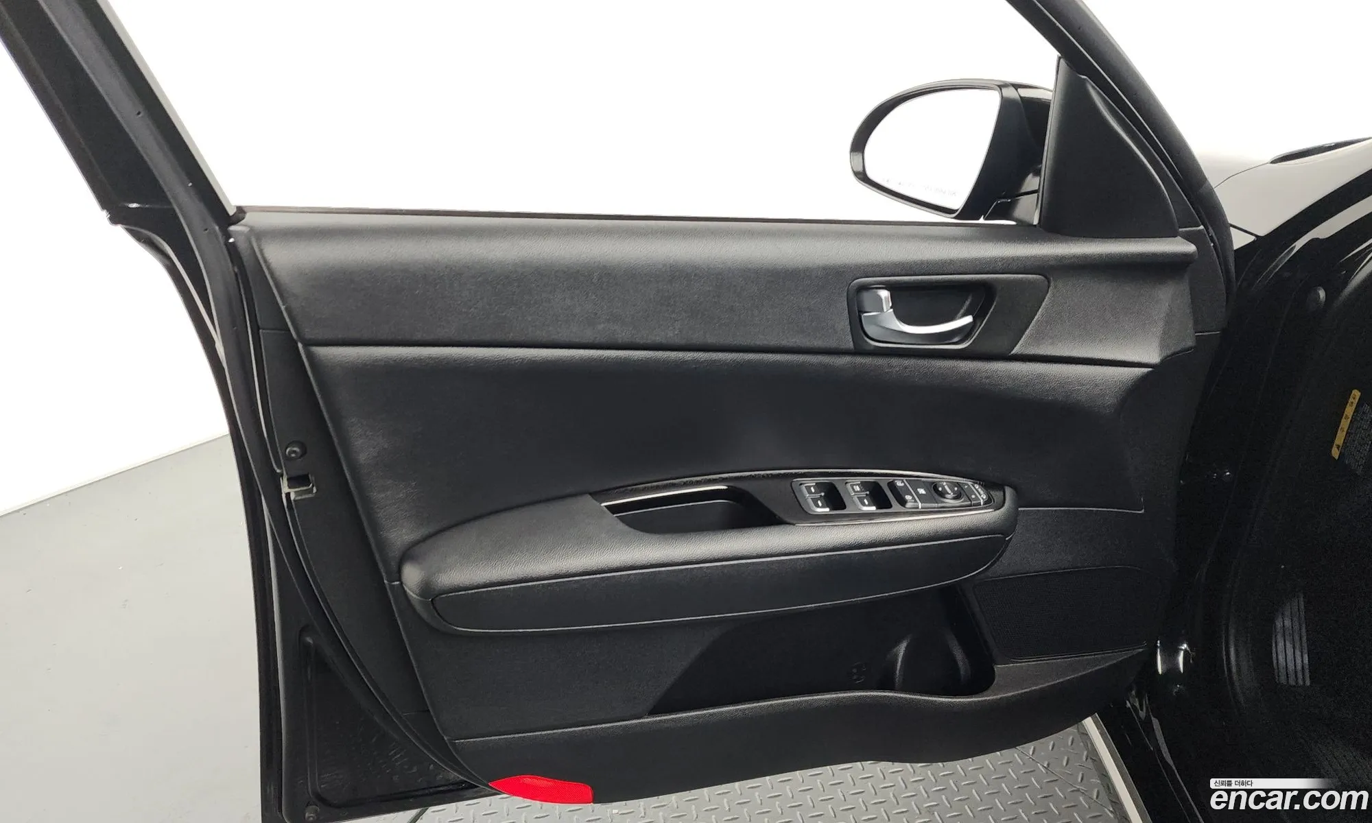 Kia K5 Hybrid 2019 — 17
