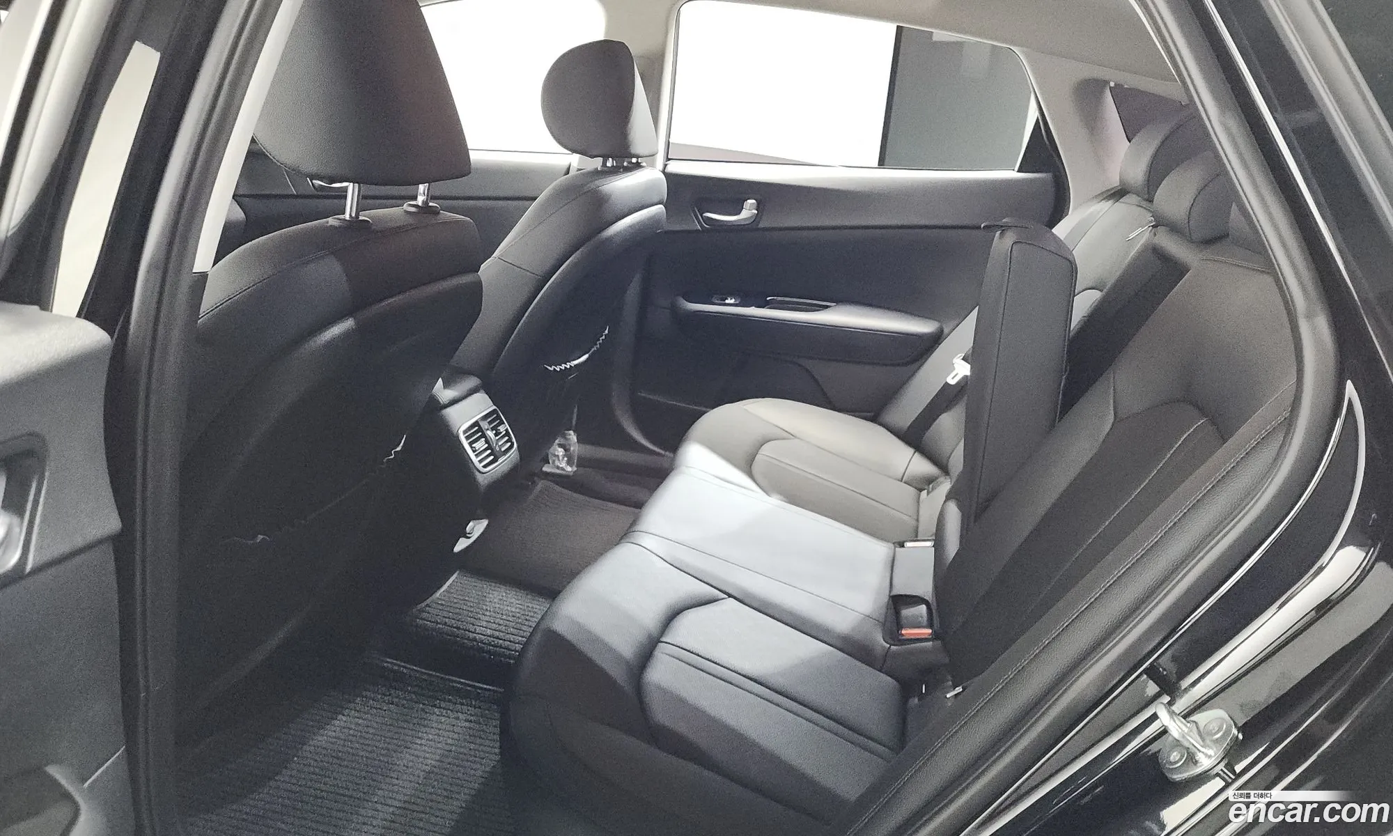 Kia K5 Hybrid 2019 — 12