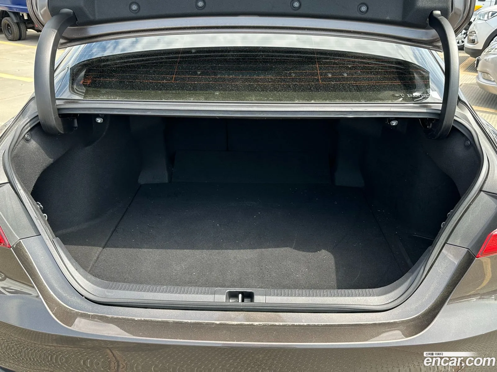 Toyota Camry 2019 — 4