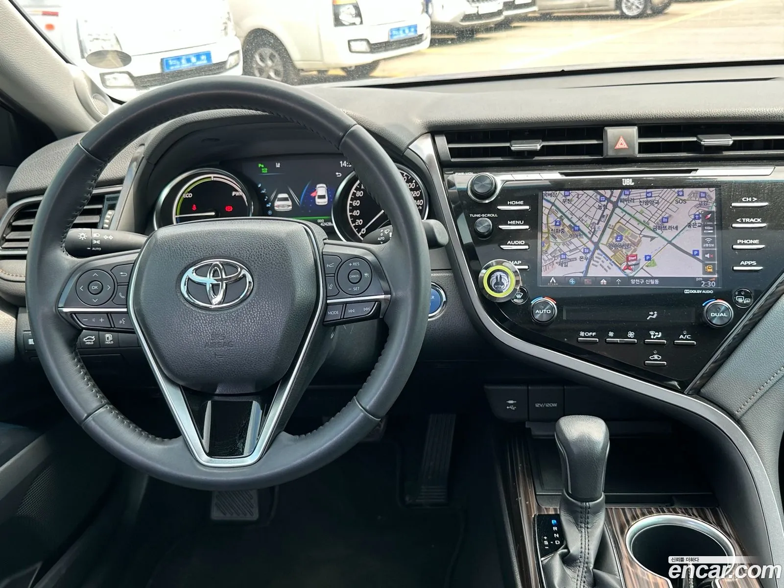 Toyota Camry 2019 — 2
