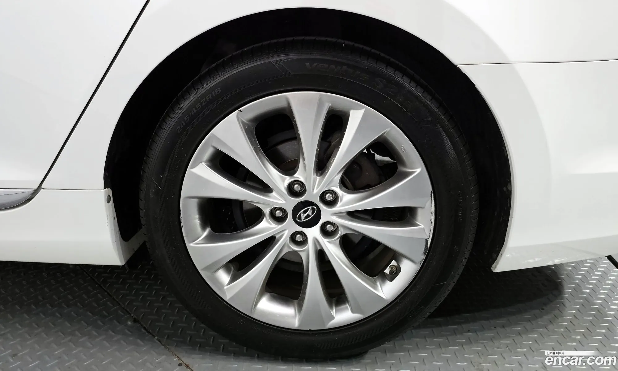 Hyundai Grandeur HG 2012 — 11