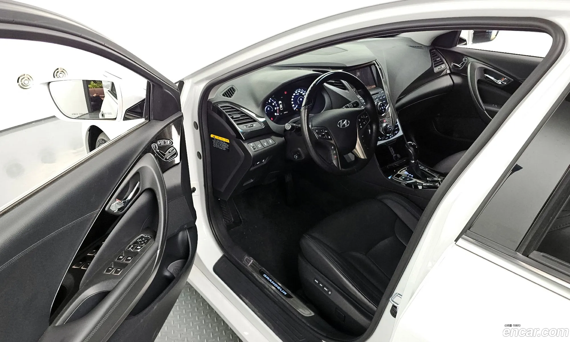 Hyundai Grandeur HG 2012 — 19