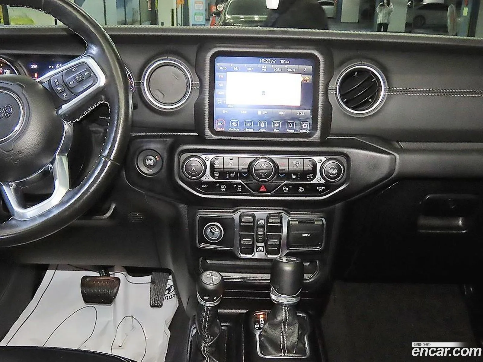 Jeep Wrangler 2020 — 14